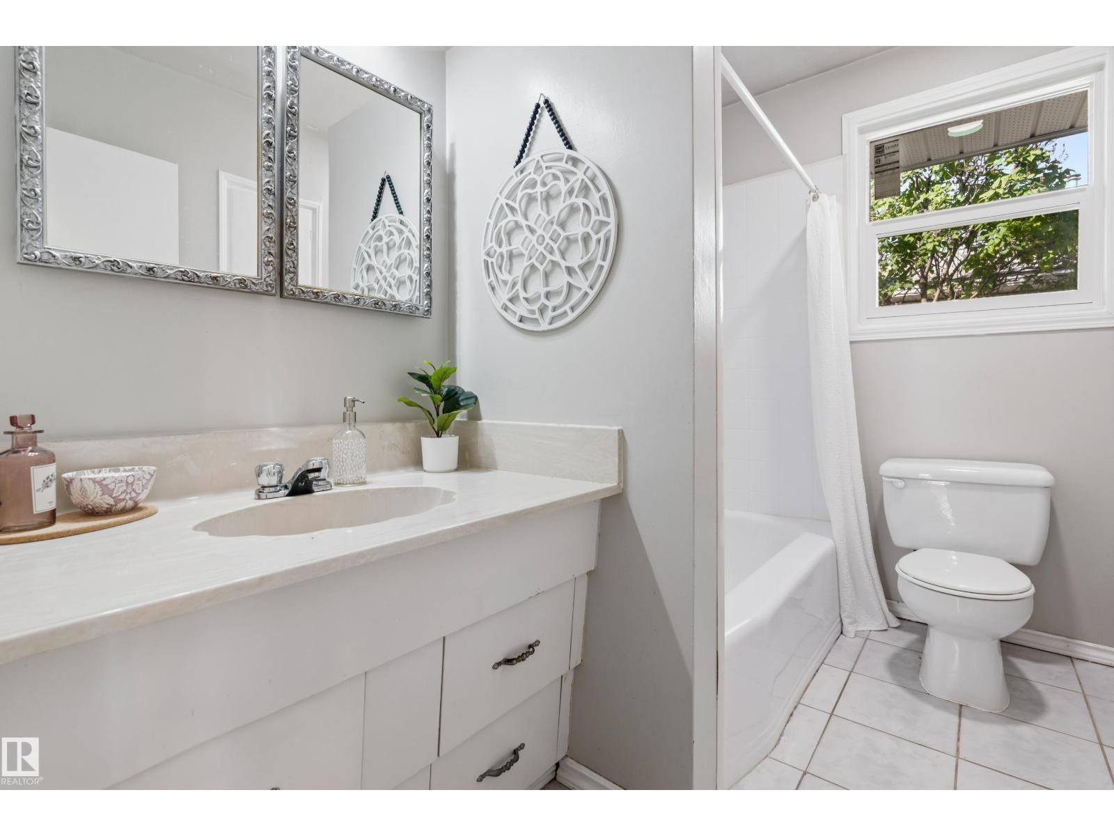 7104 95 AV NW, Edmonton