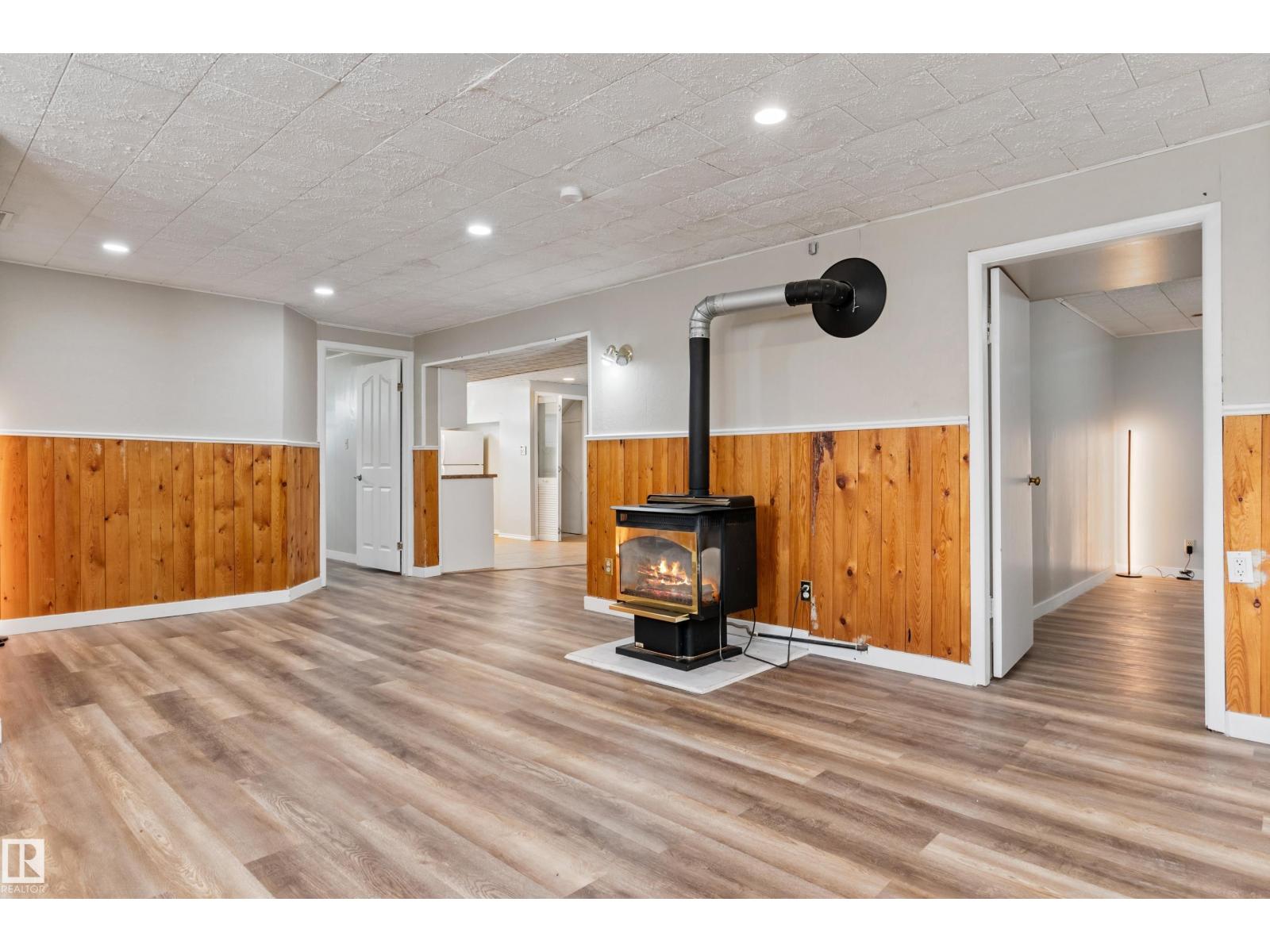 7104 95 AV NW, Edmonton