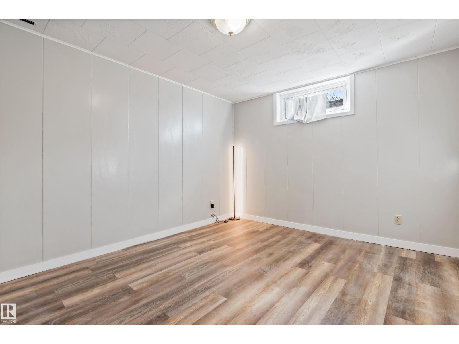 7104 95 AV NW, Edmonton