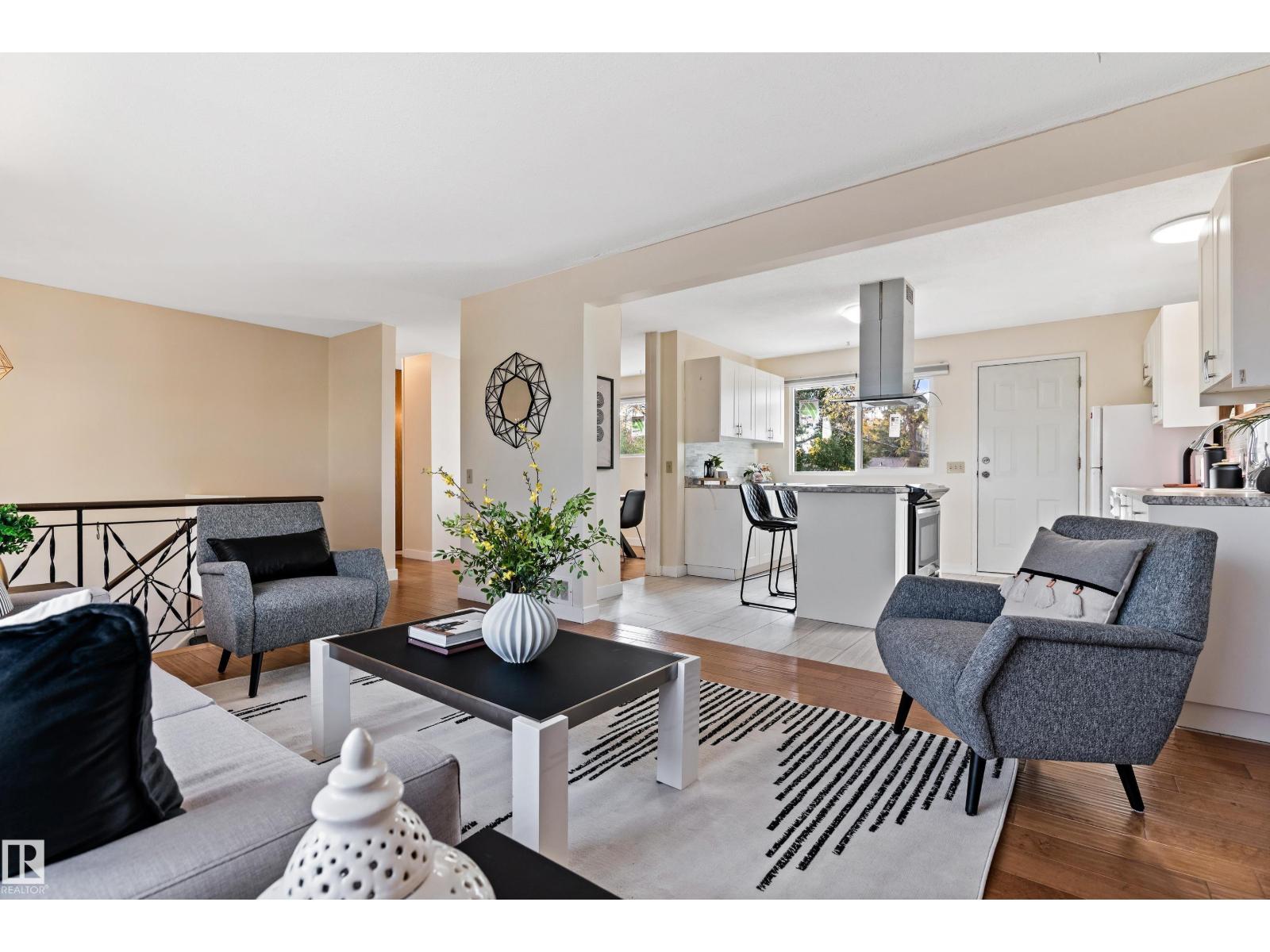 7203 93 AV NW, Edmonton