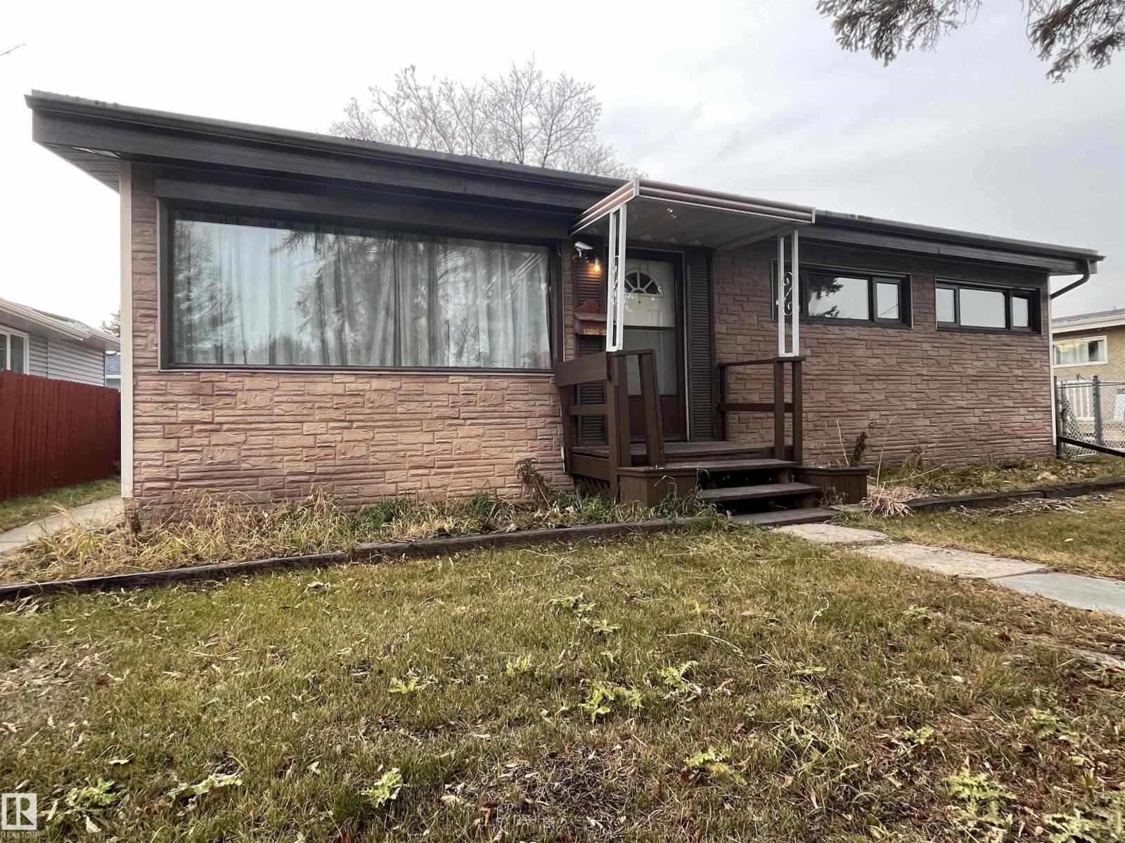 10916 157 ST NW, Edmonton