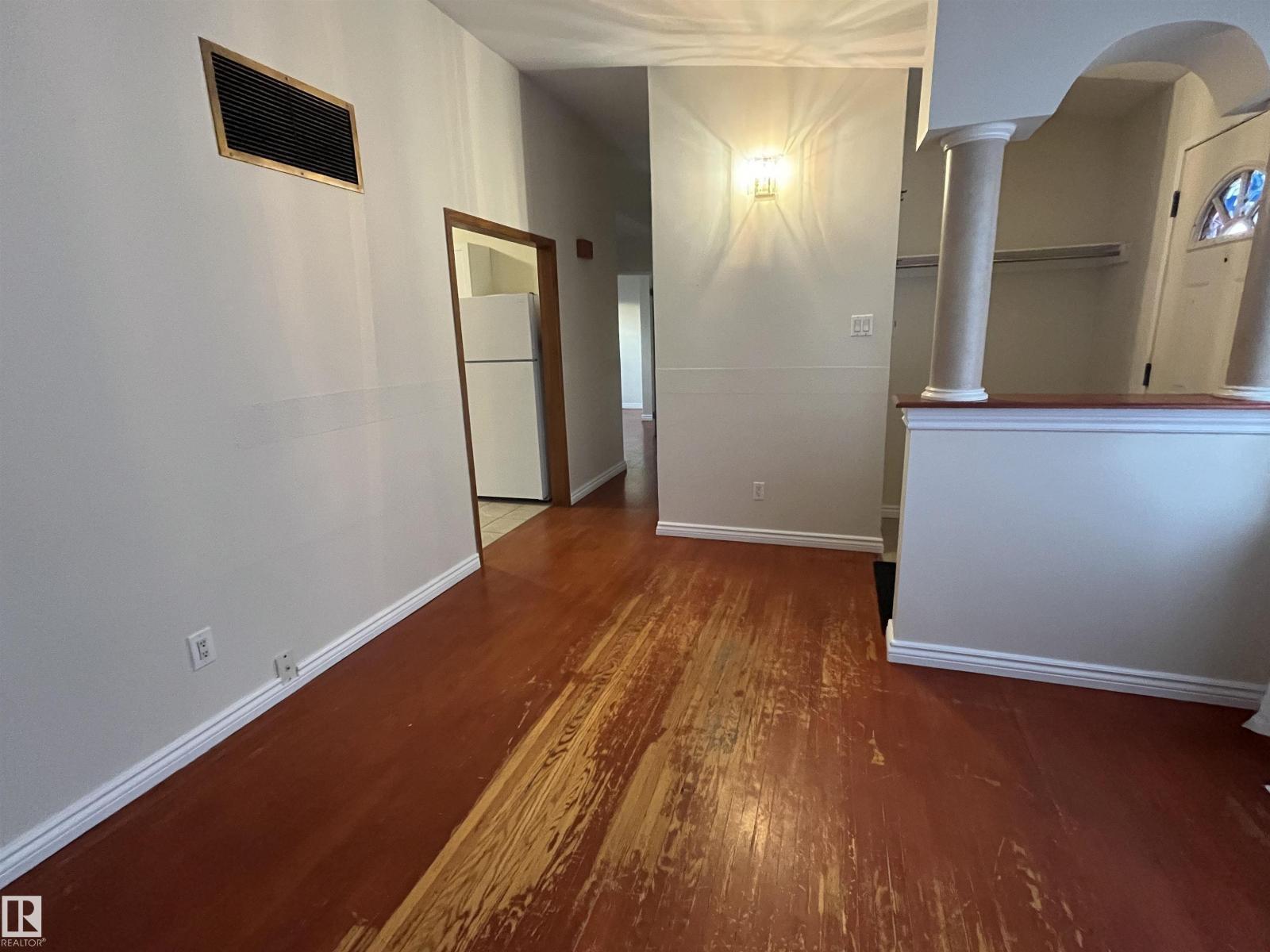 10916 157 ST NW, Edmonton