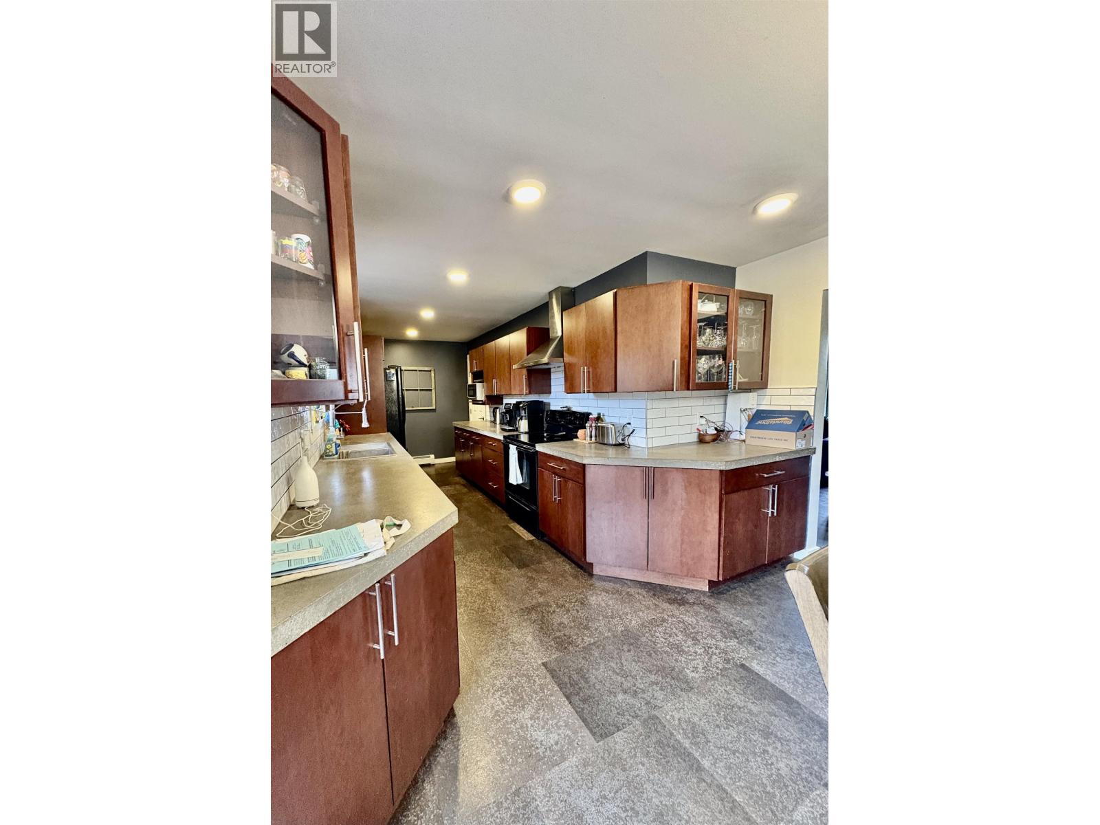 4706 SOUCIE AVENUE, Terrace