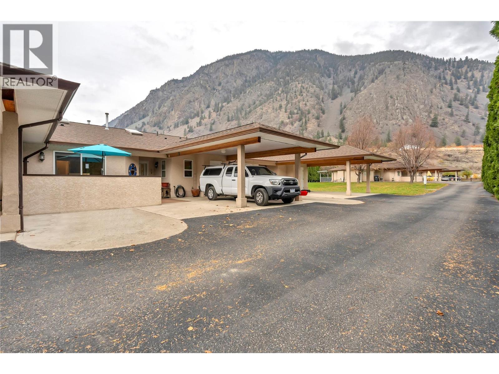 #2-3038 Orchard Drive, Keremeos