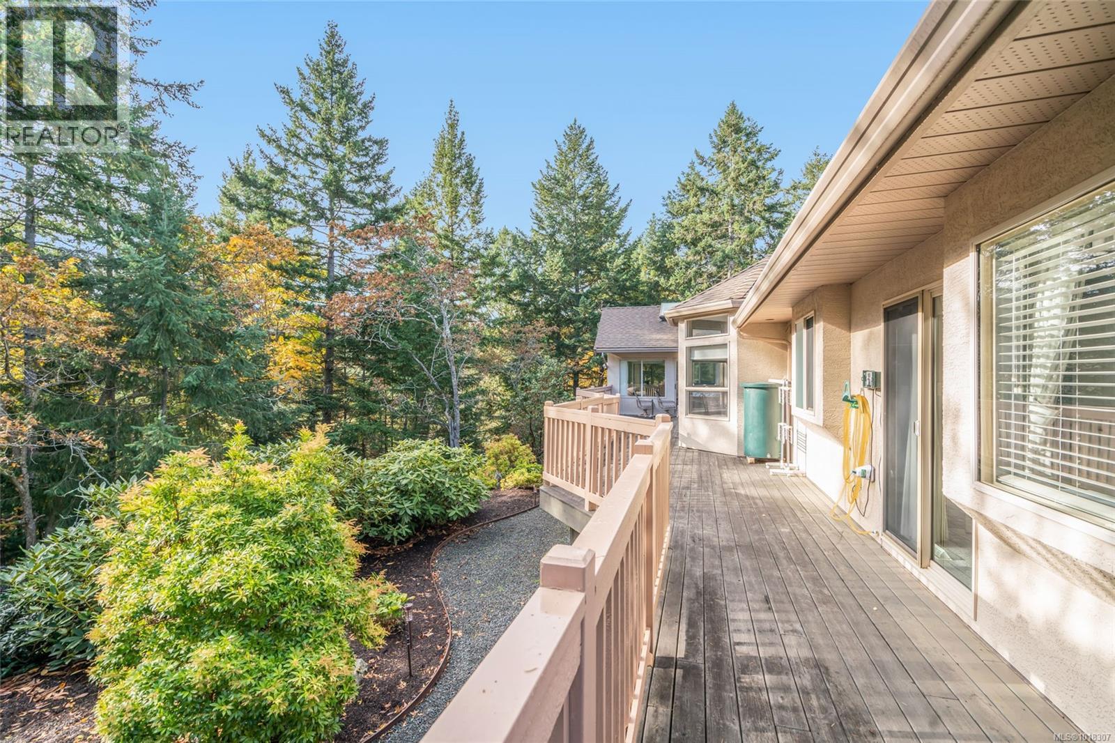 3285 Hobart Pl, Nanoose Bay