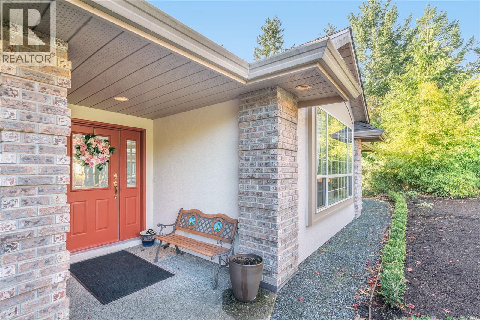3285 Hobart Pl, Nanoose Bay