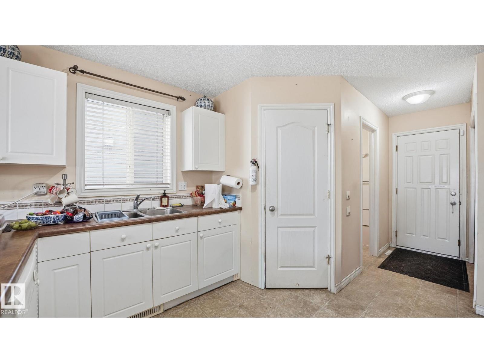 4712 201 ST NW, Edmonton