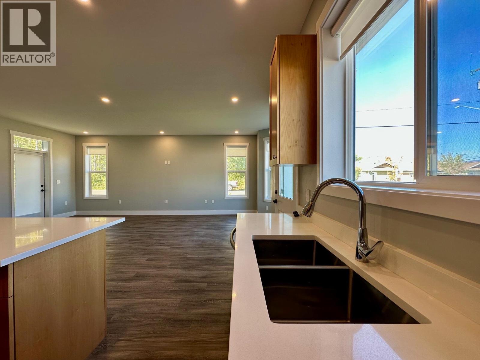 #101-1192 VANCOUVER Street, Smithers