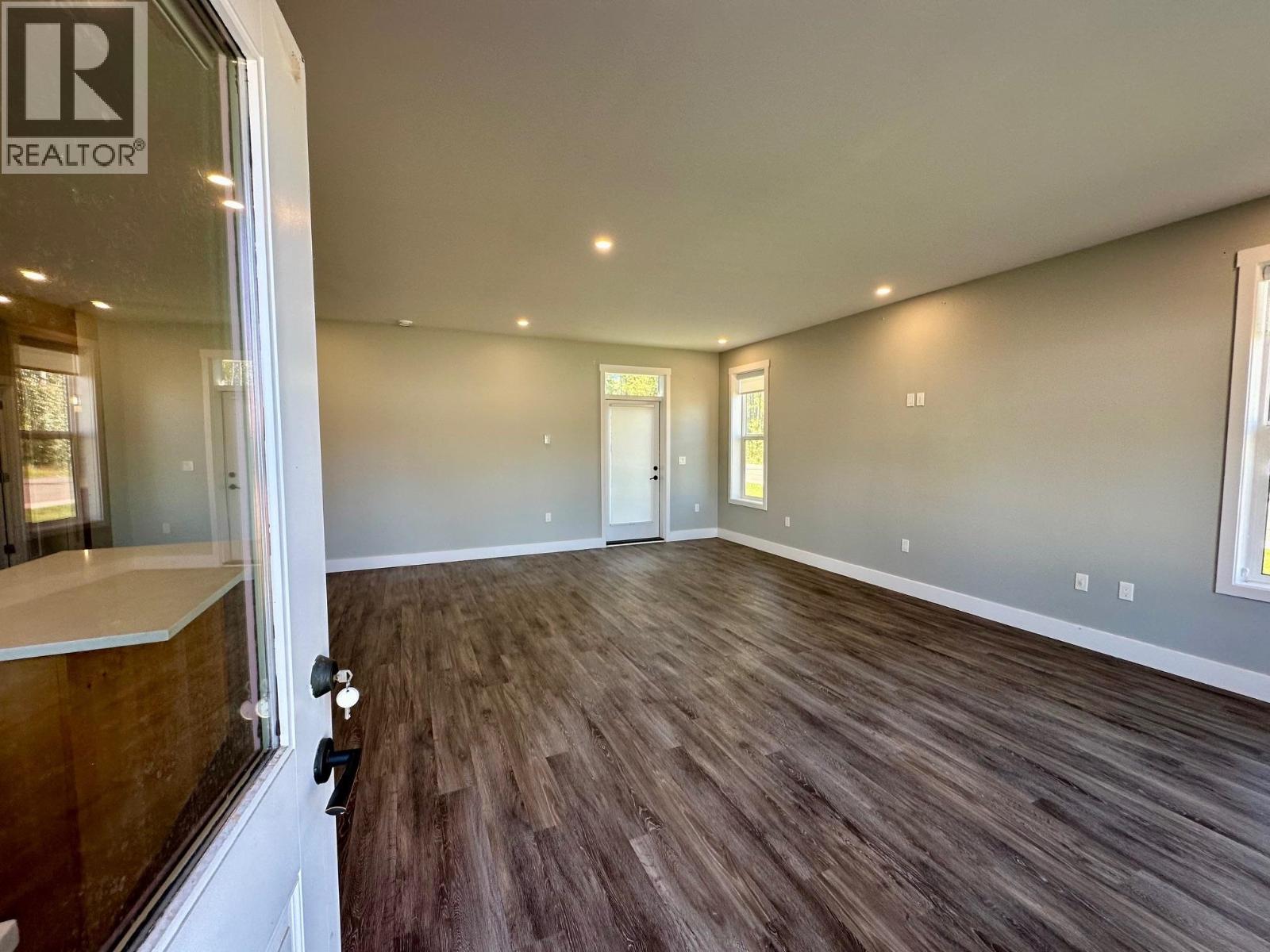 #101-1192 VANCOUVER Street, Smithers