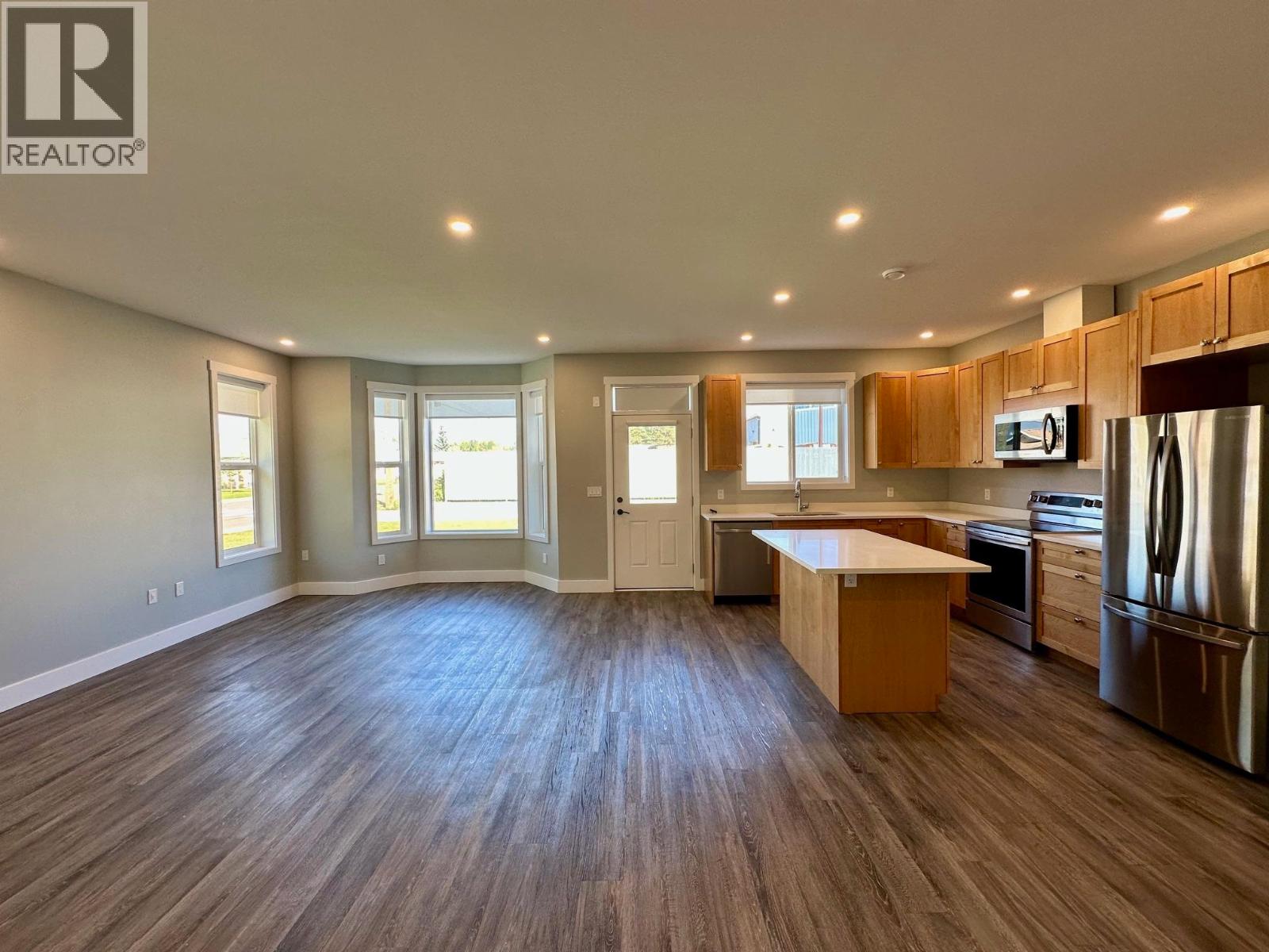 #101-1192 VANCOUVER Street, Smithers