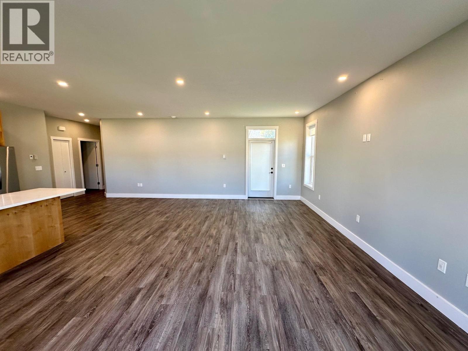 #101-1192 VANCOUVER Street, Smithers