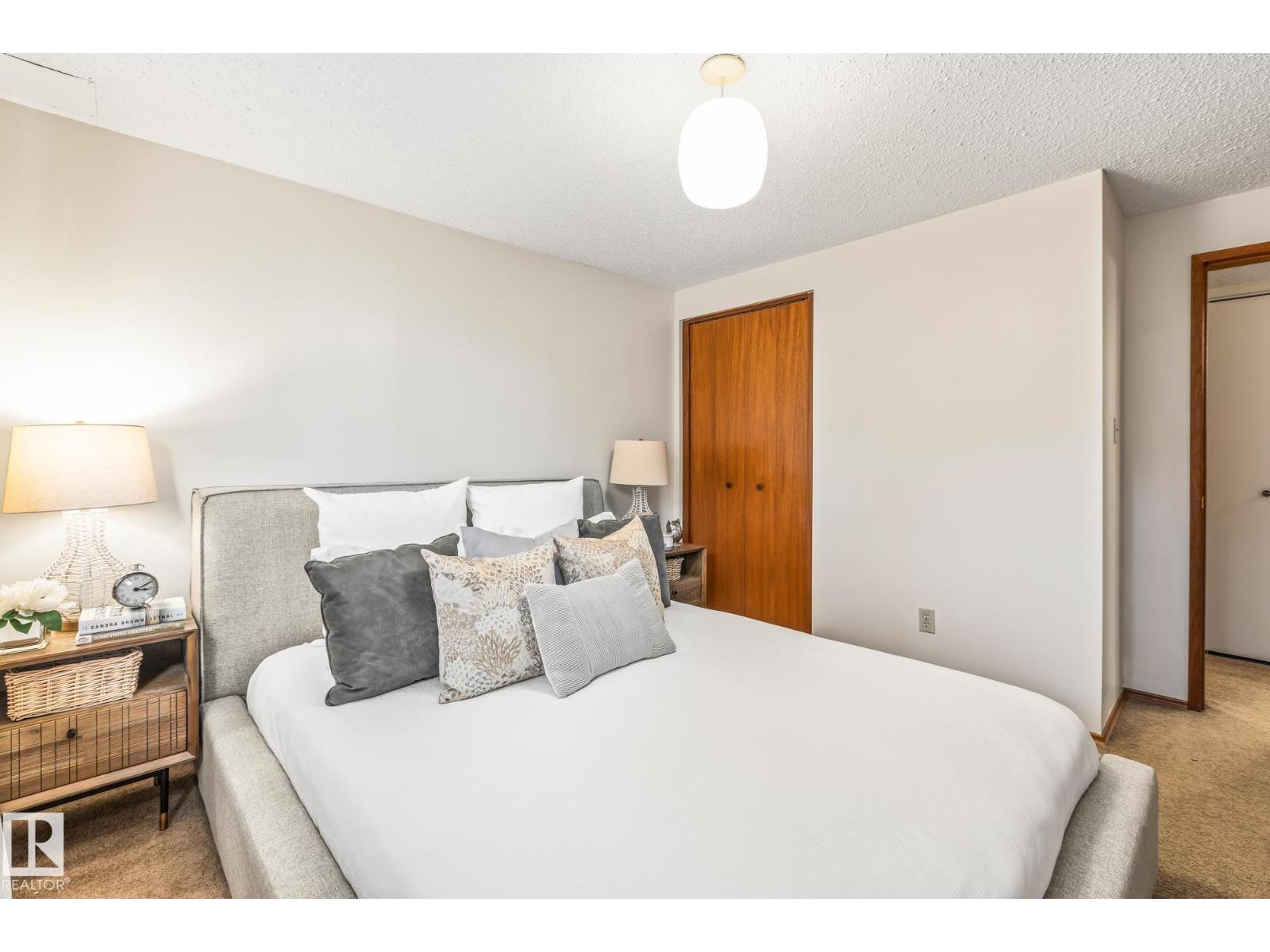 8570 89 ST NW, Edmonton