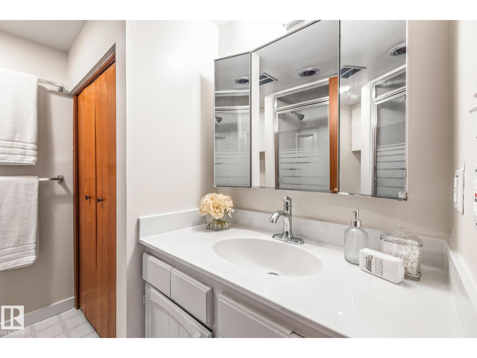 8570 89 ST NW, Edmonton