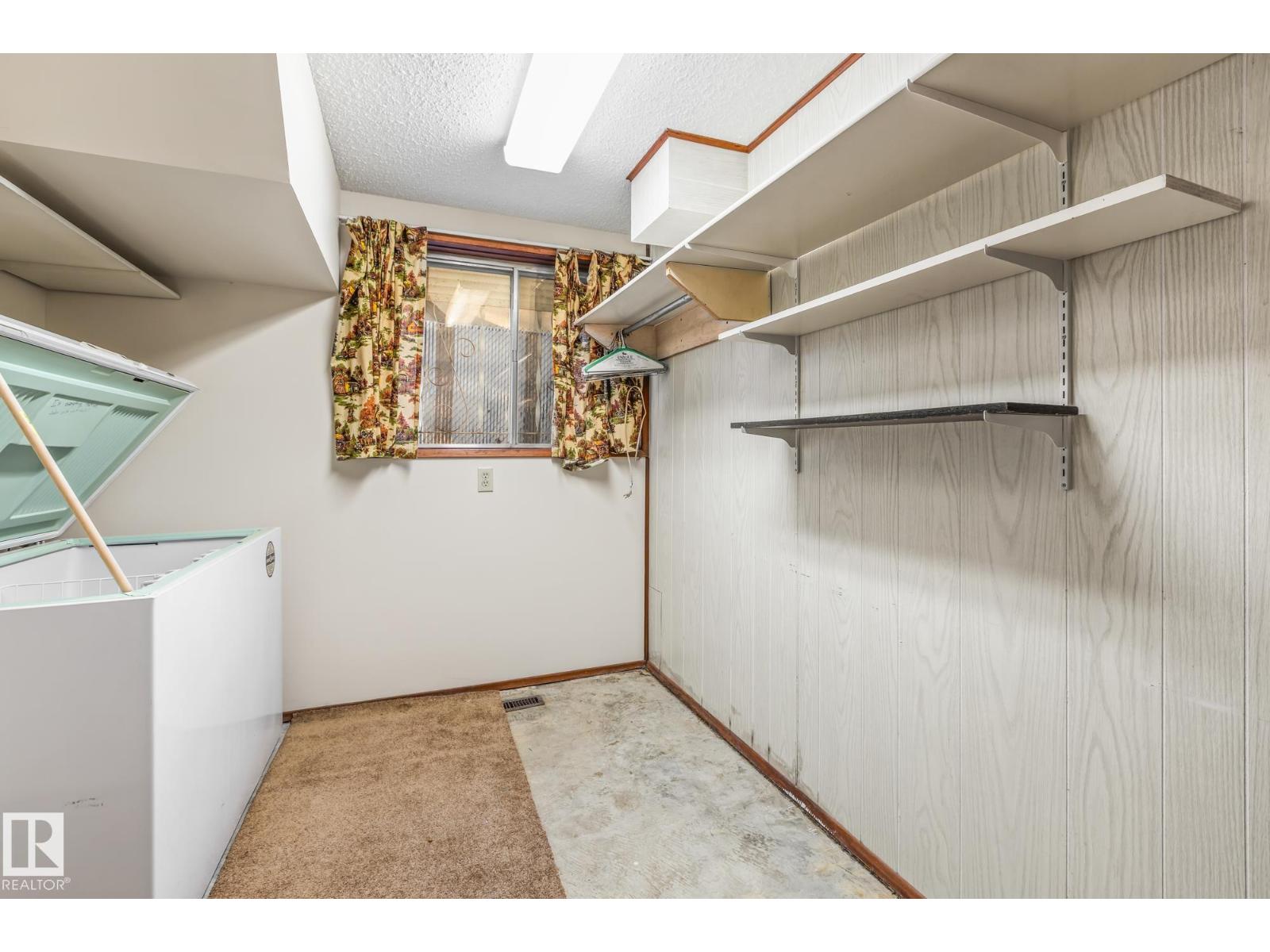 8570 89 ST NW, Edmonton