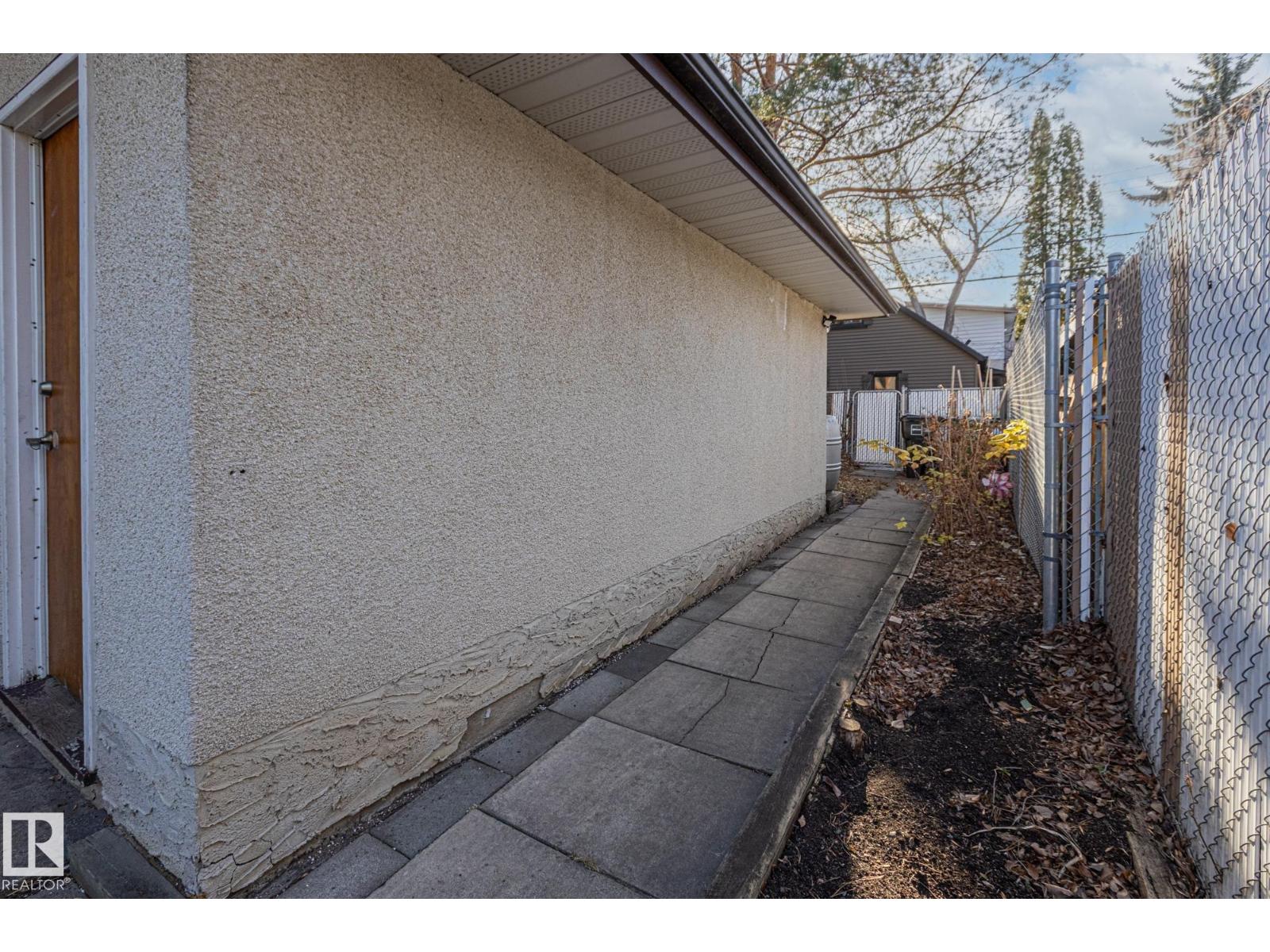 8570 89 ST NW, Edmonton