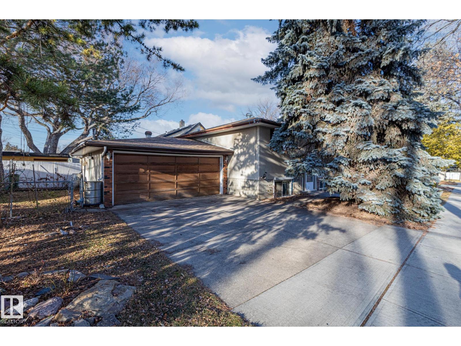 8570 89 ST NW, Edmonton