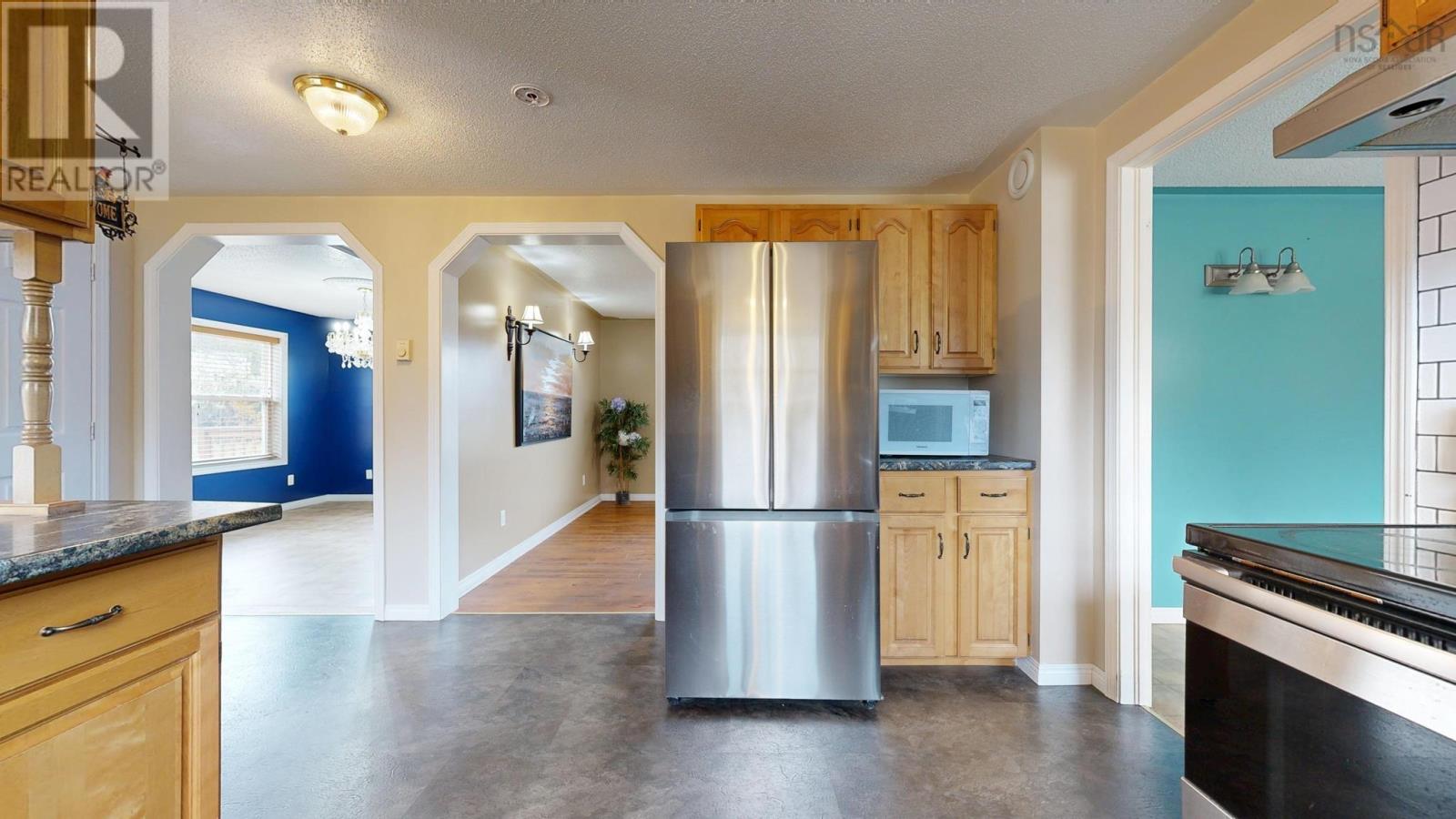 Property 18 of 44 of 2905 Highway 3