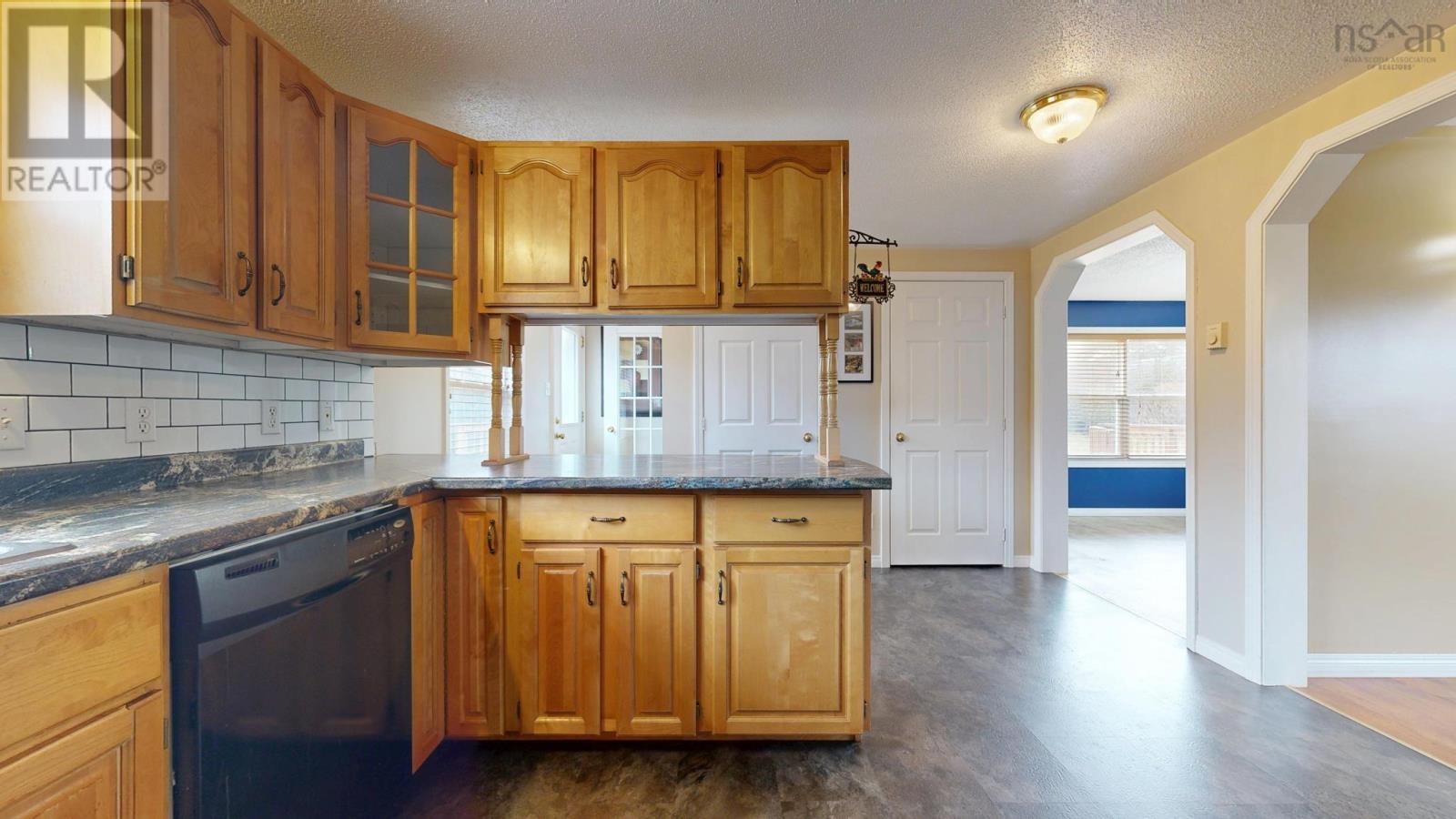 Property 17 of 44 of 2905 Highway 3