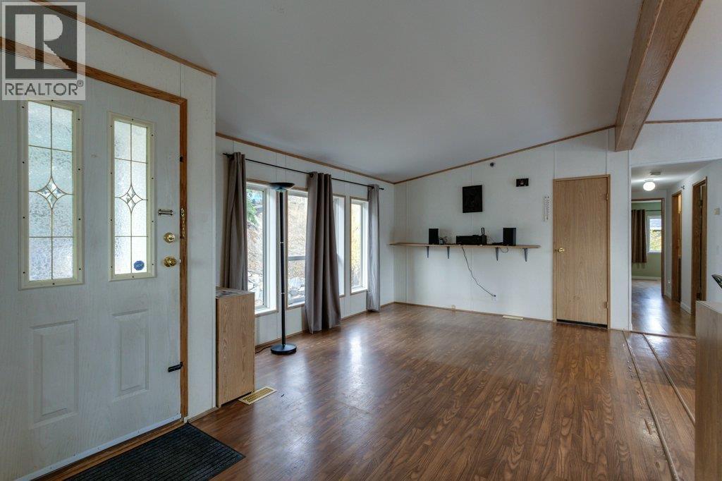 6 5906 Somerset Avenue, Peachland