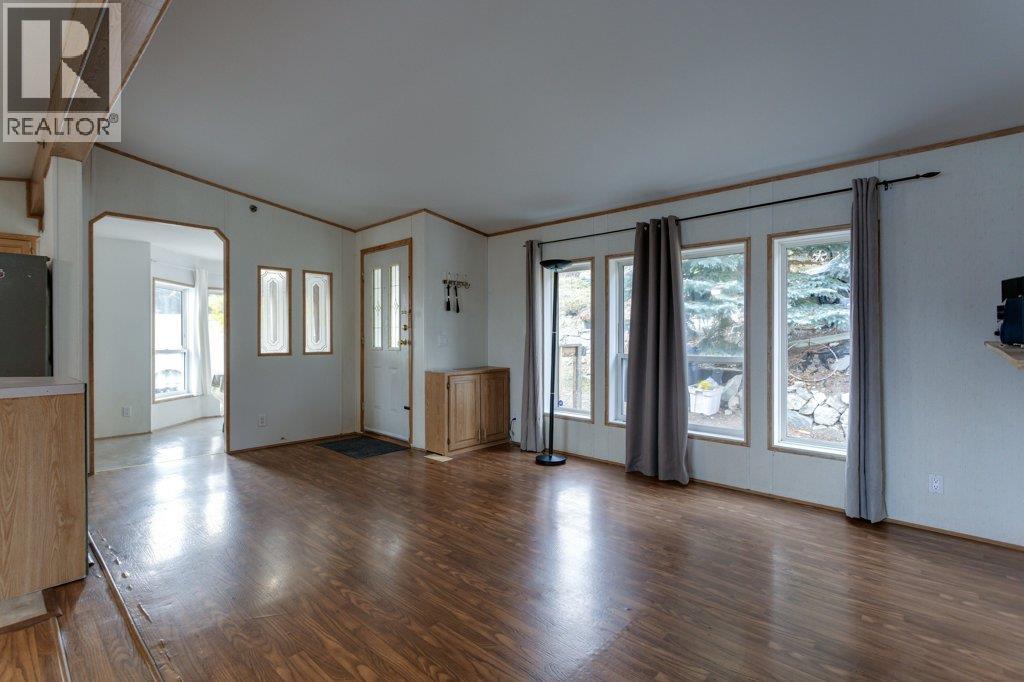 6 5906 Somerset Avenue, Peachland