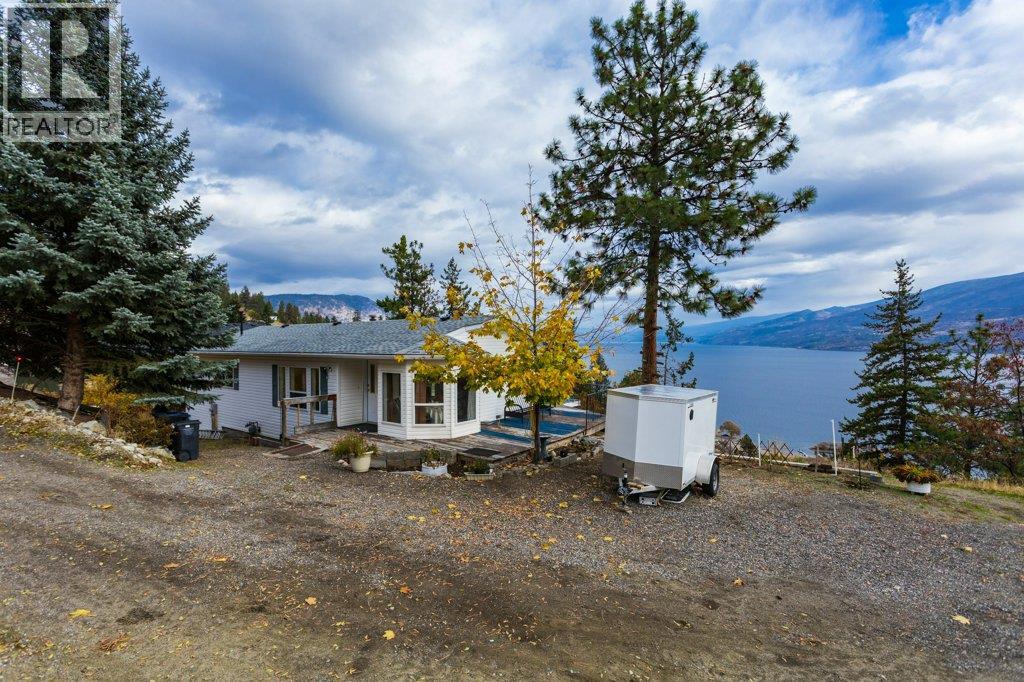 6 5906 Somerset Avenue, Peachland