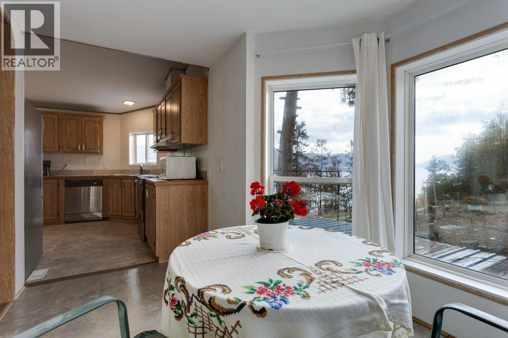 6 5906 Somerset Avenue, Peachland