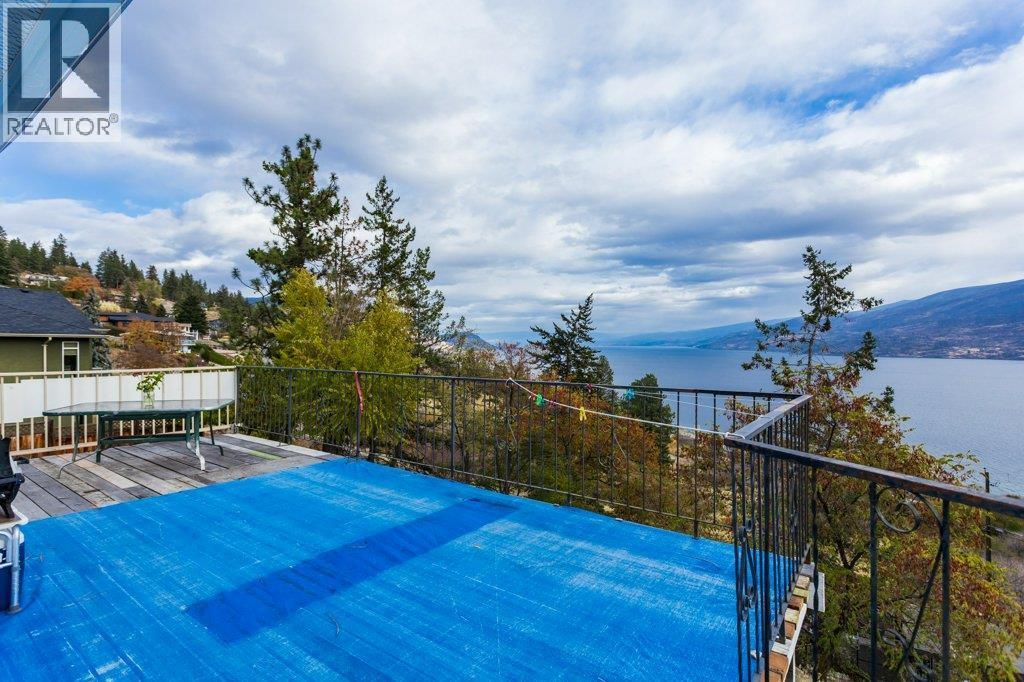 6 5906 Somerset Avenue, Peachland