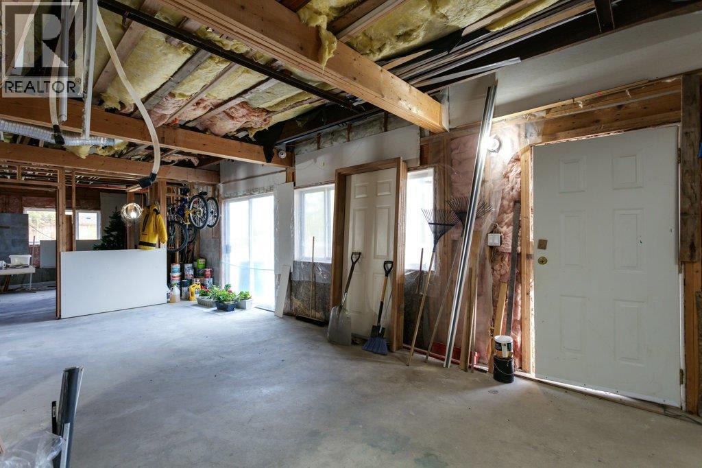 6 5906 Somerset Avenue, Peachland