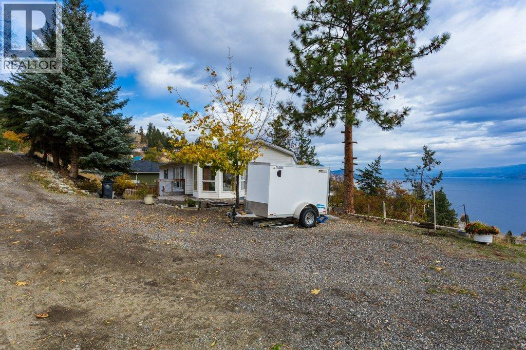 6 5906 Somerset Avenue, Peachland