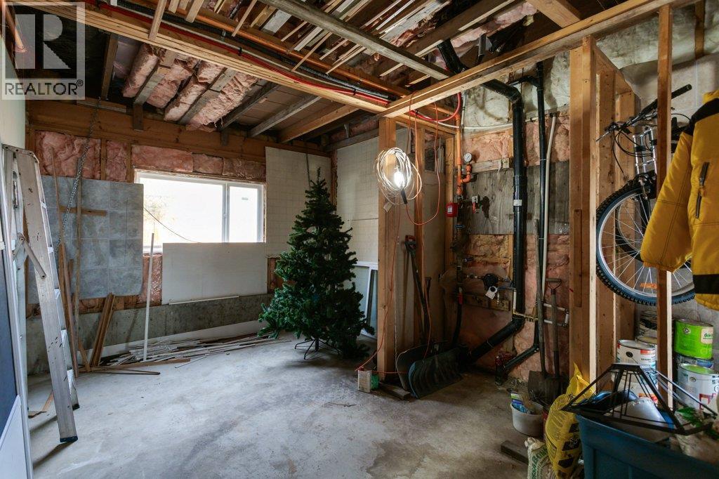 6 5906 Somerset Avenue, Peachland