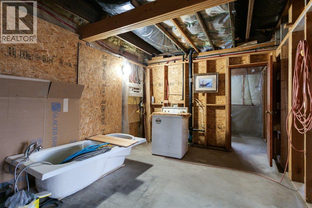 6 5906 Somerset Avenue, Peachland