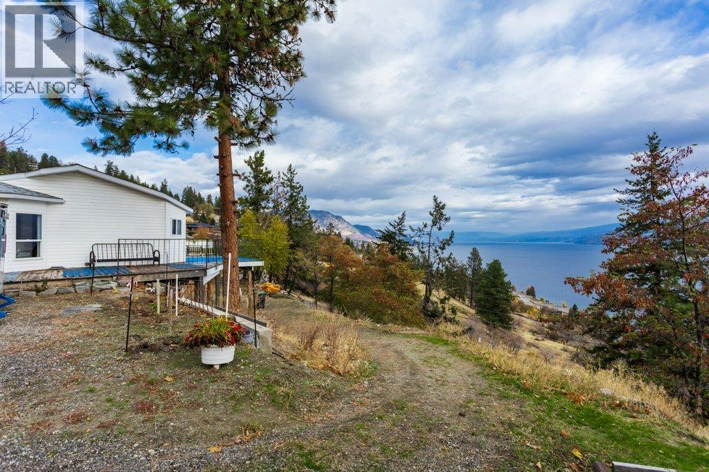 6 5906 Somerset Avenue, Peachland