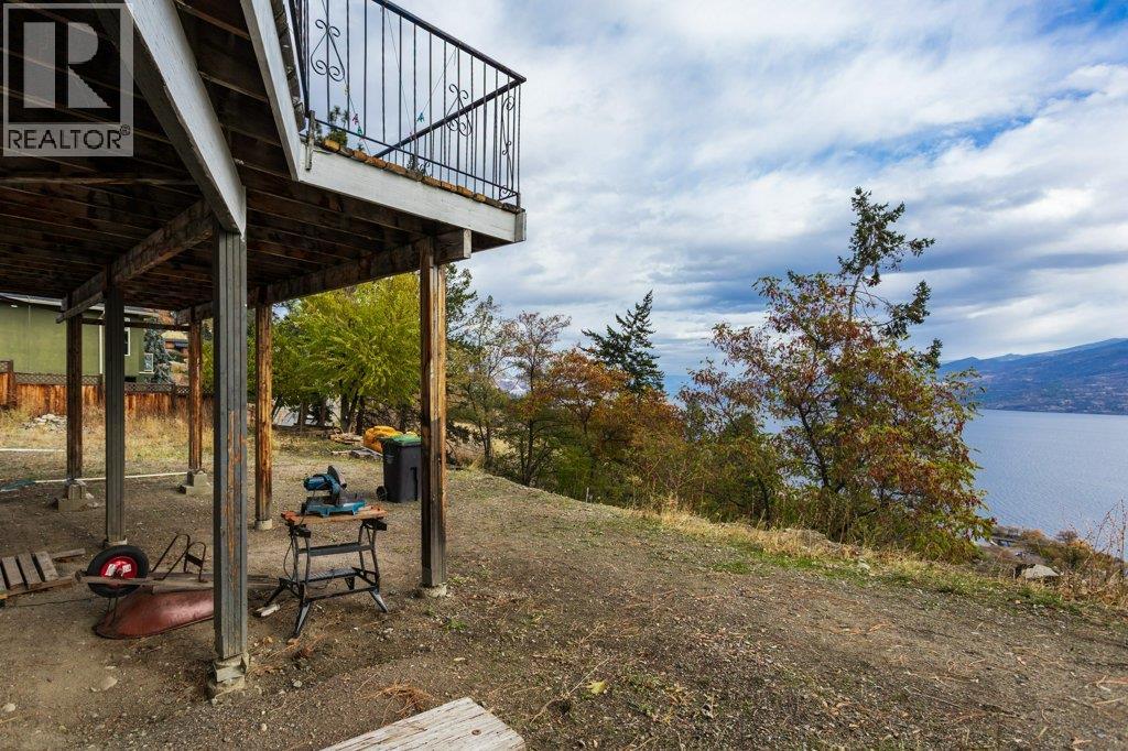 6 5906 Somerset Avenue, Peachland