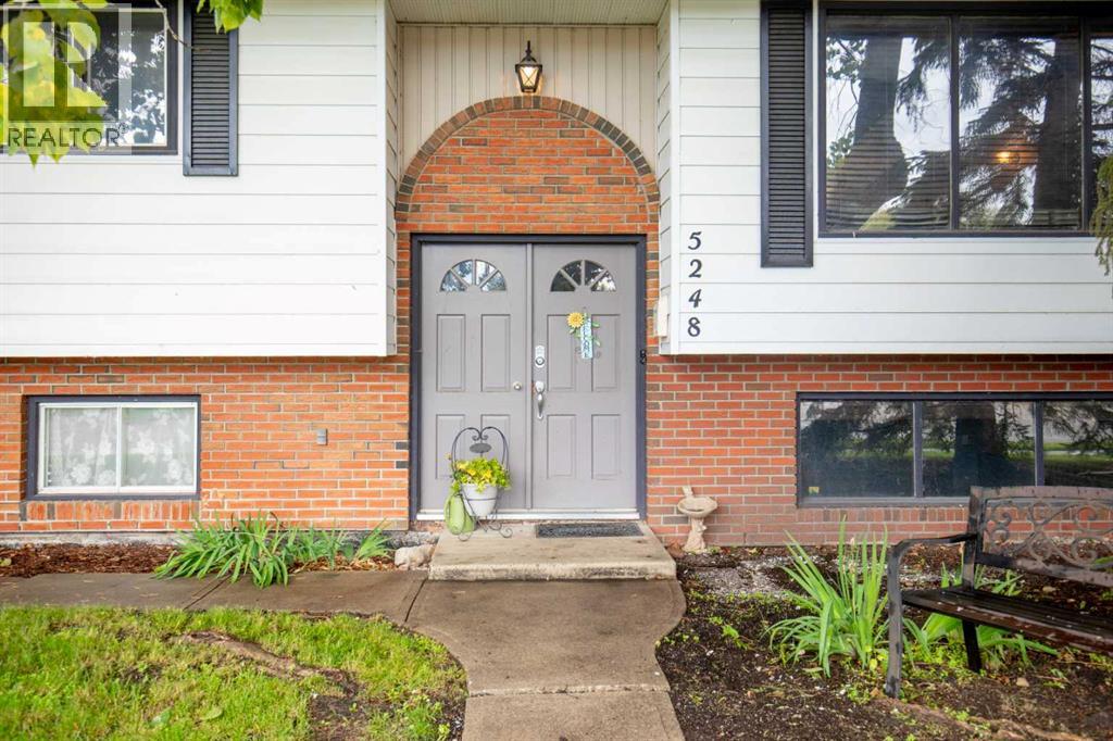 5248 37 Street, Innisfail