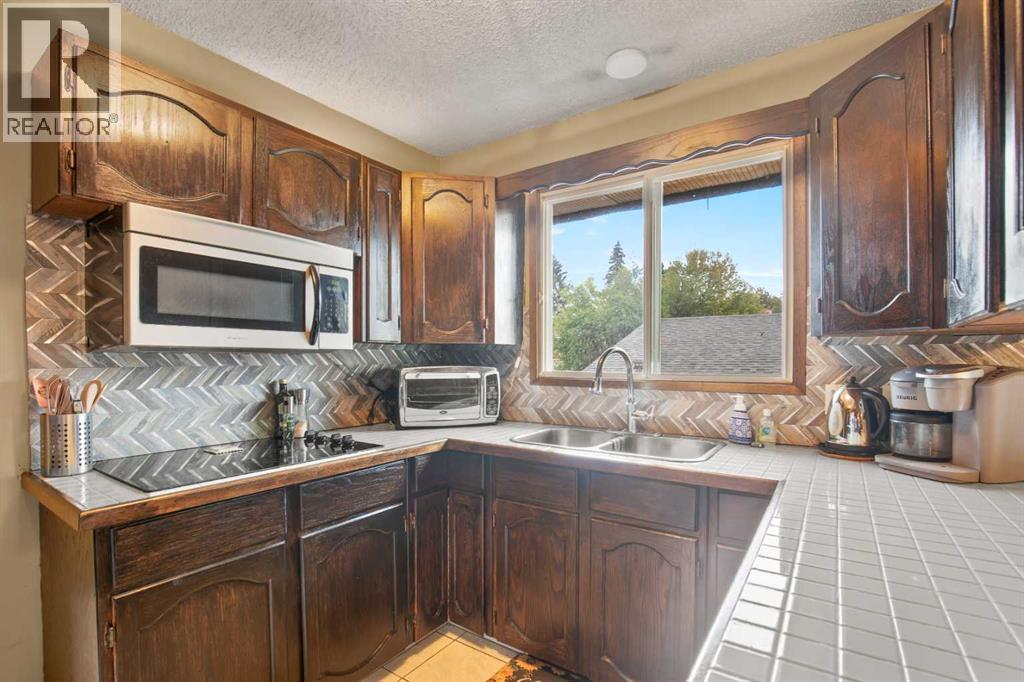 5248 37 Street, Innisfail