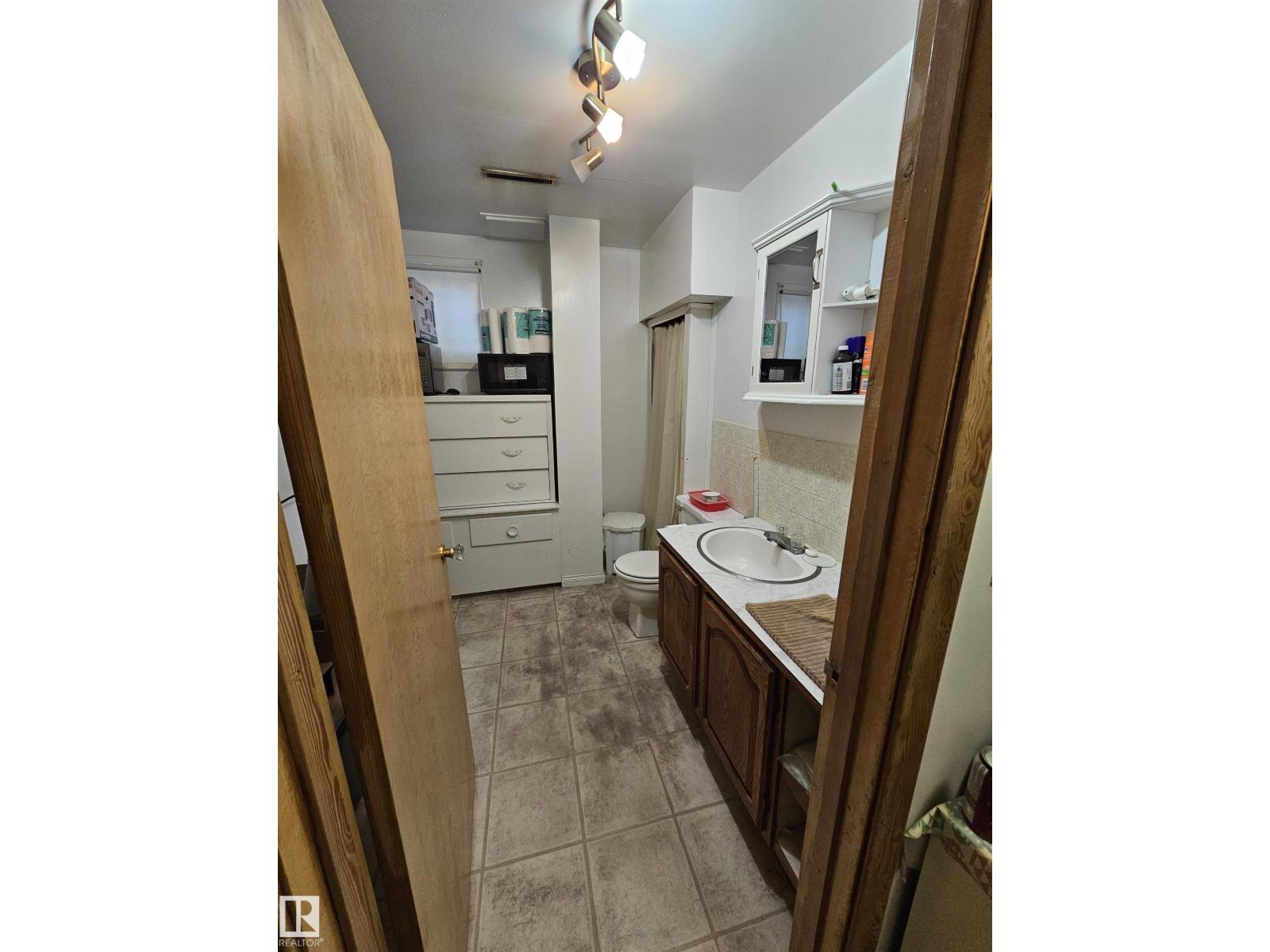 12019 51 ST NW, Edmonton