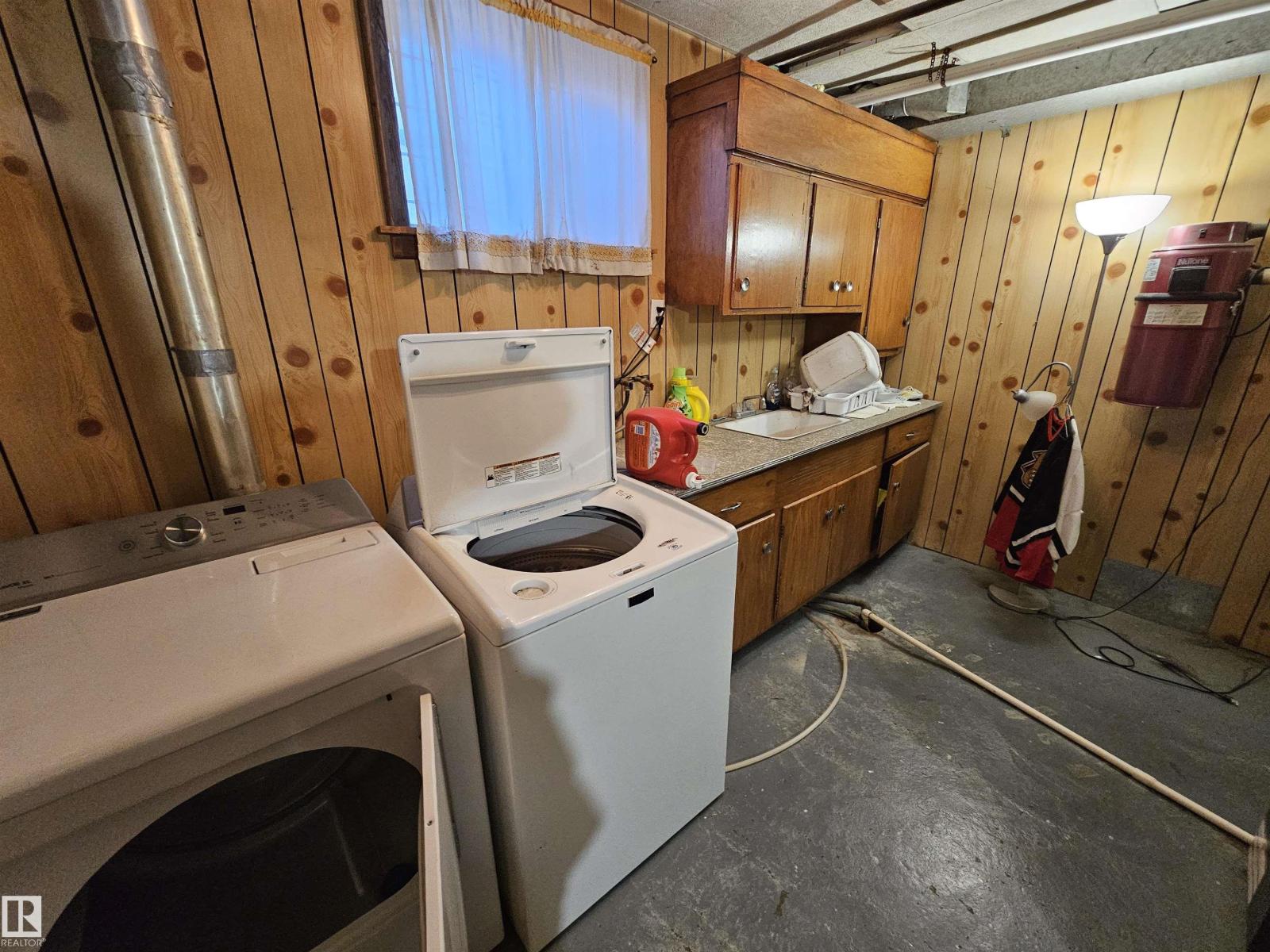 12019 51 ST NW, Edmonton