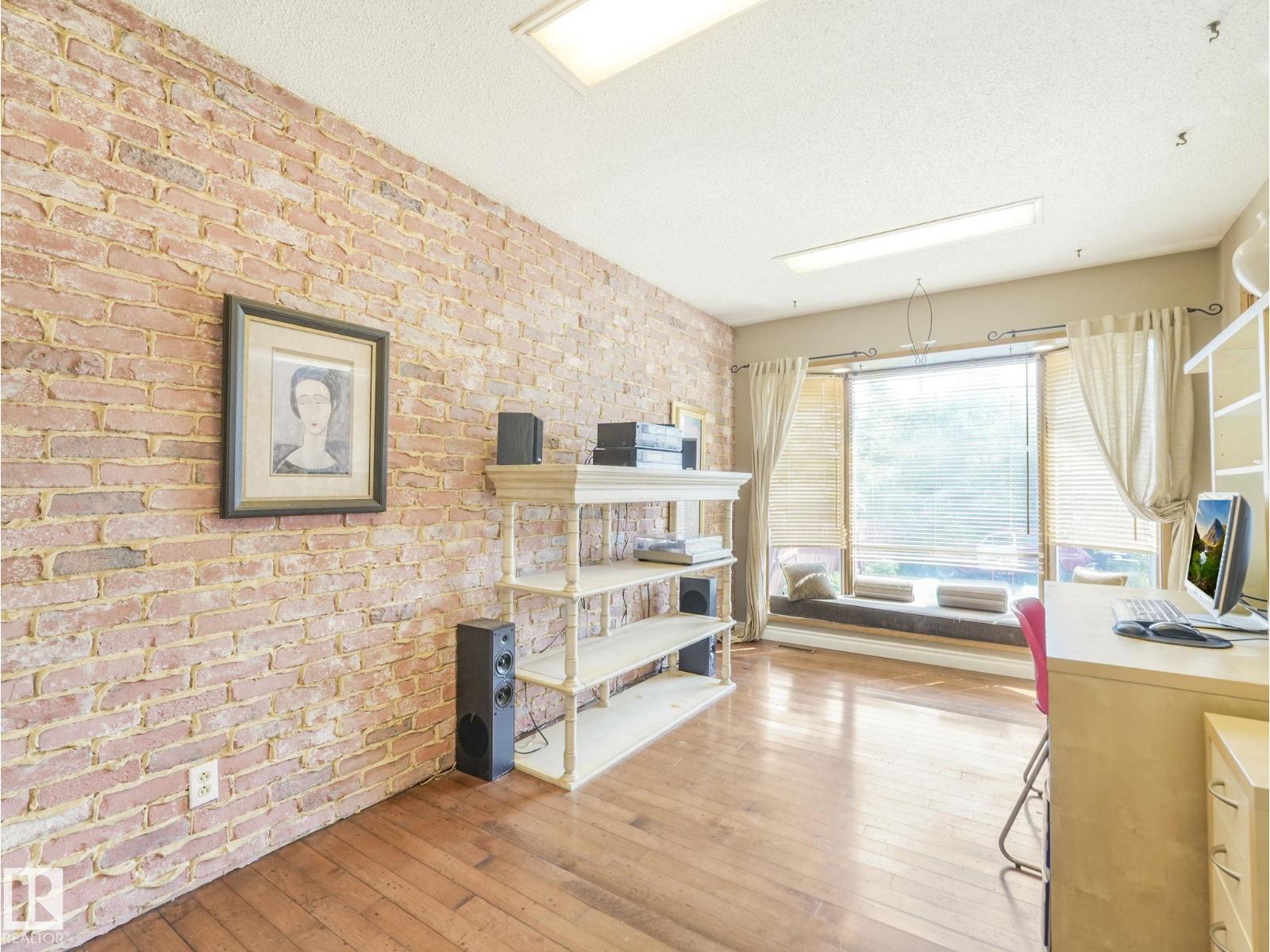 8905 156 ST NW, Edmonton