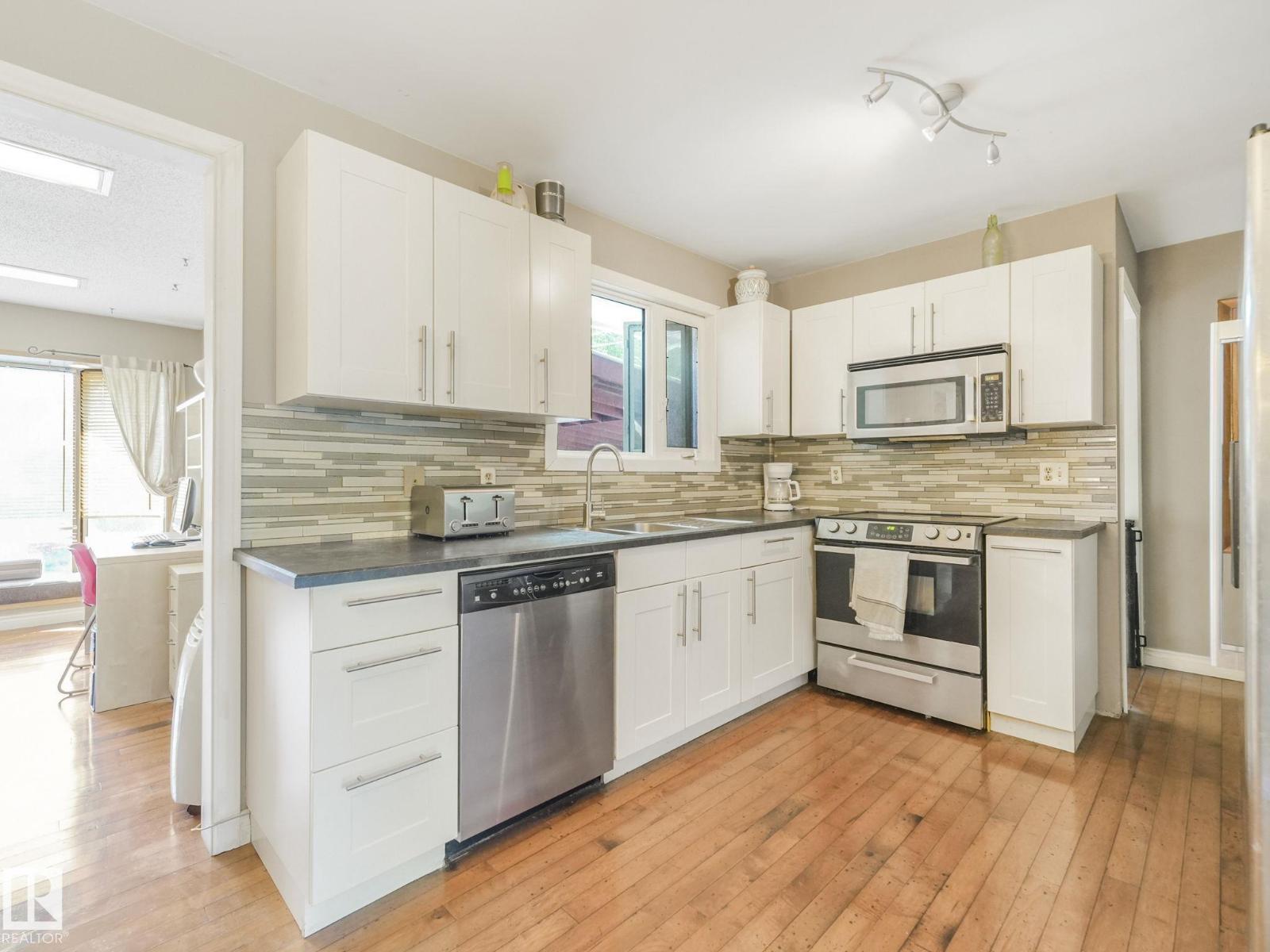 8905 156 ST NW, Edmonton