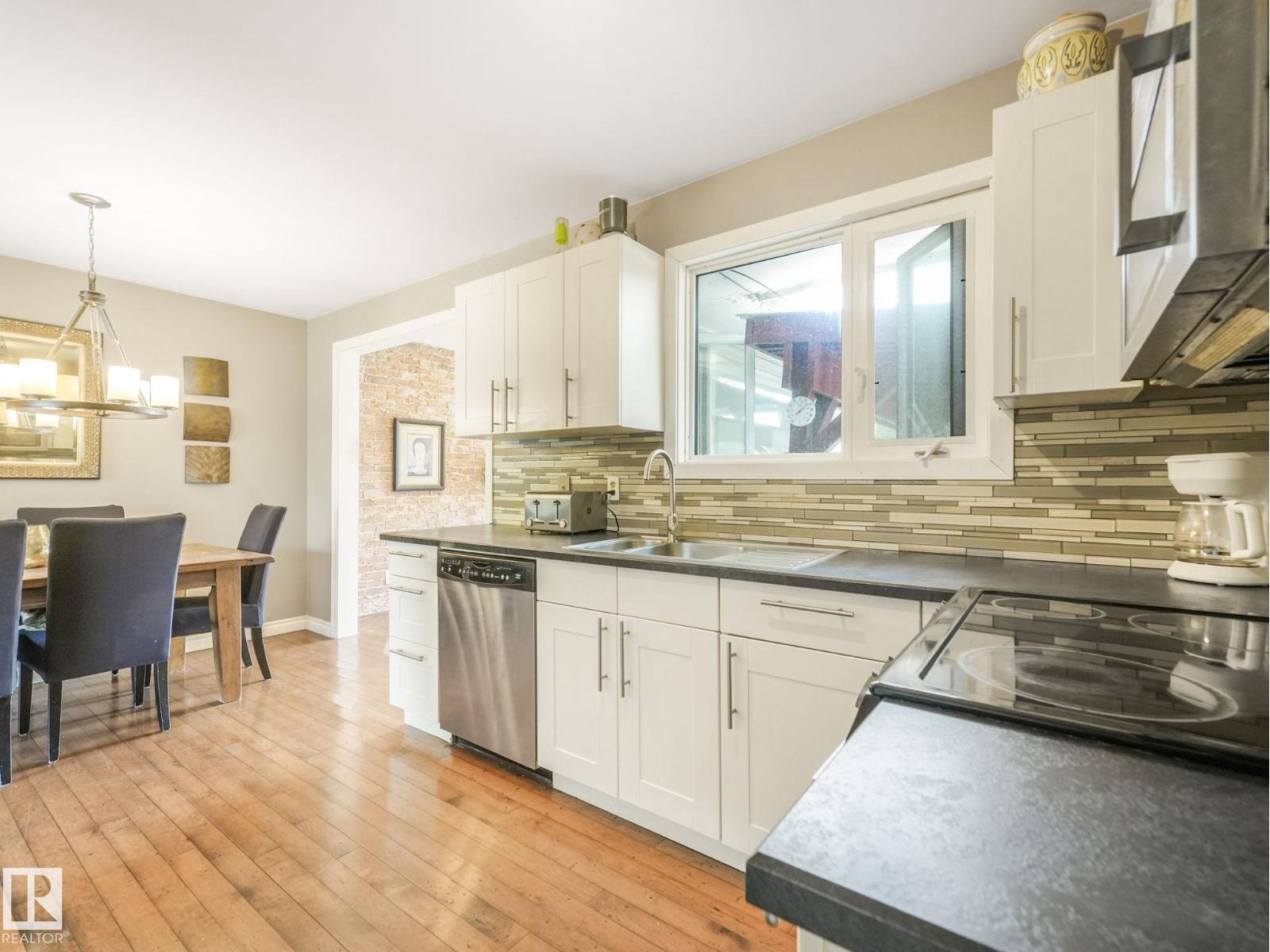 8905 156 ST NW, Edmonton