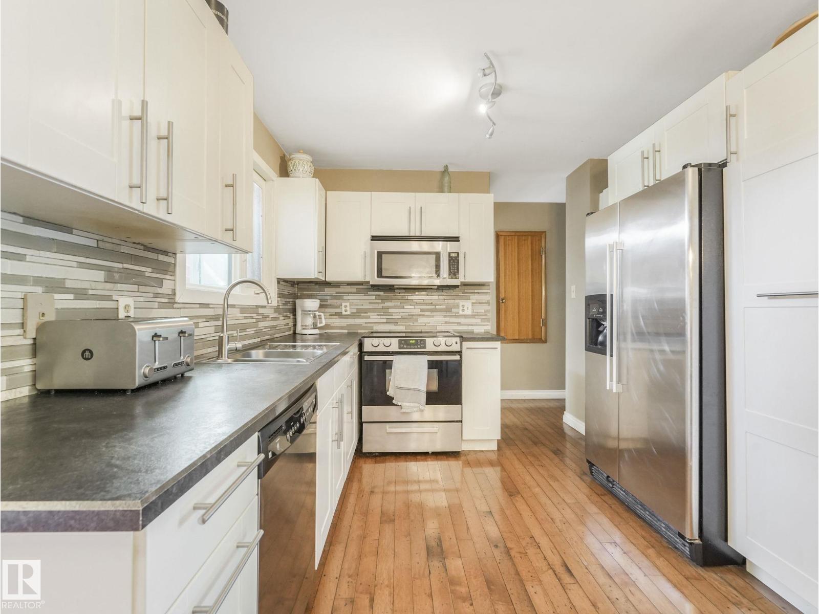 8905 156 ST NW, Edmonton