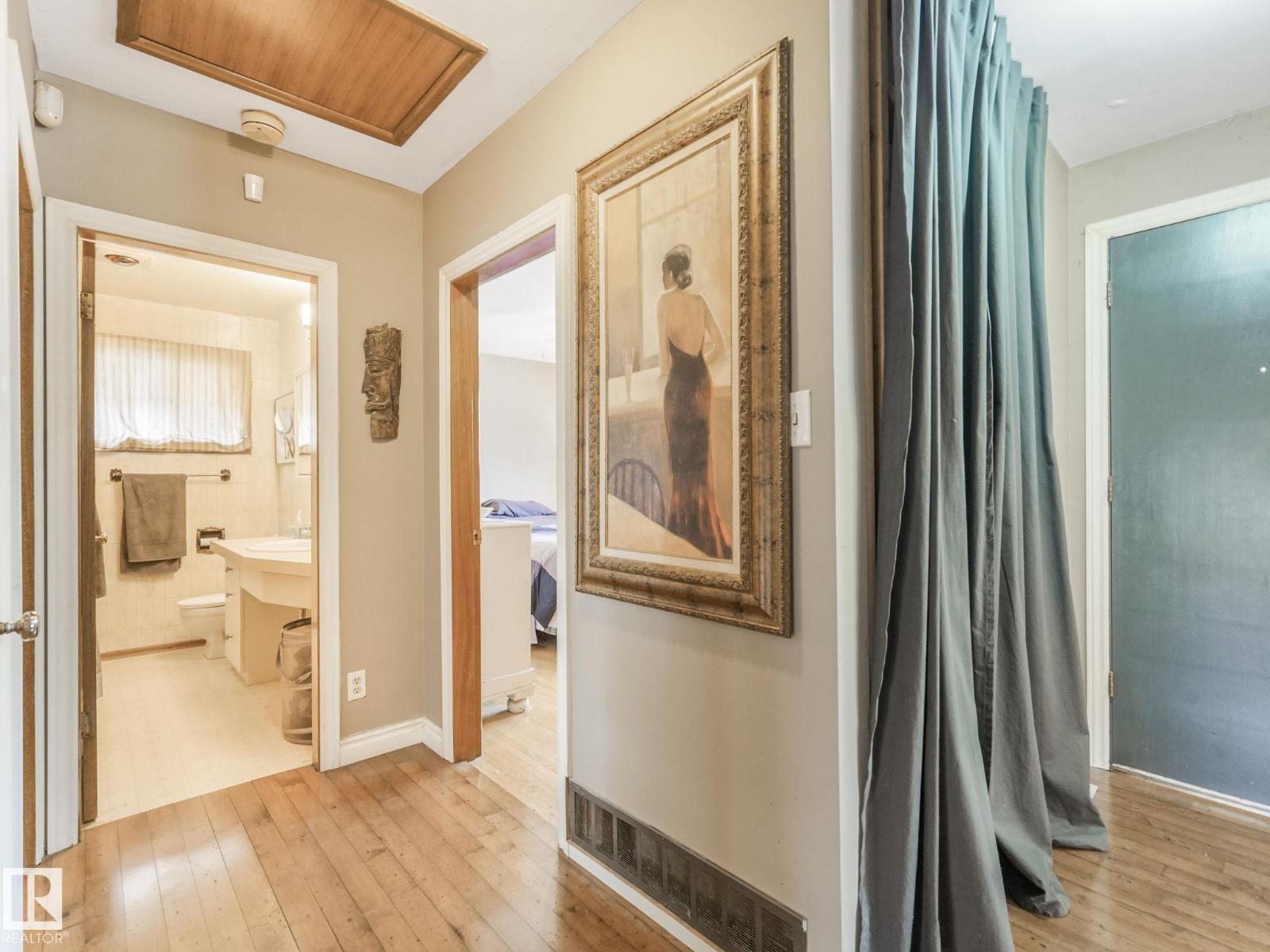 8905 156 ST NW, Edmonton