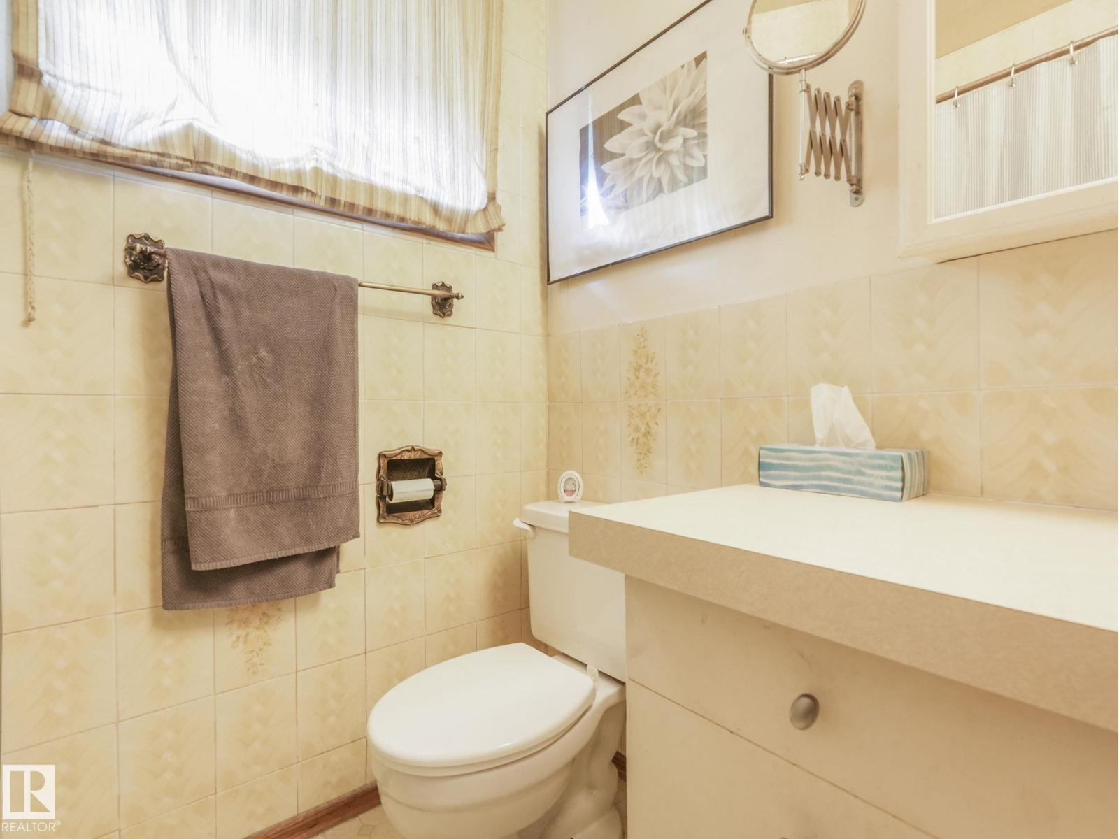 8905 156 ST NW, Edmonton