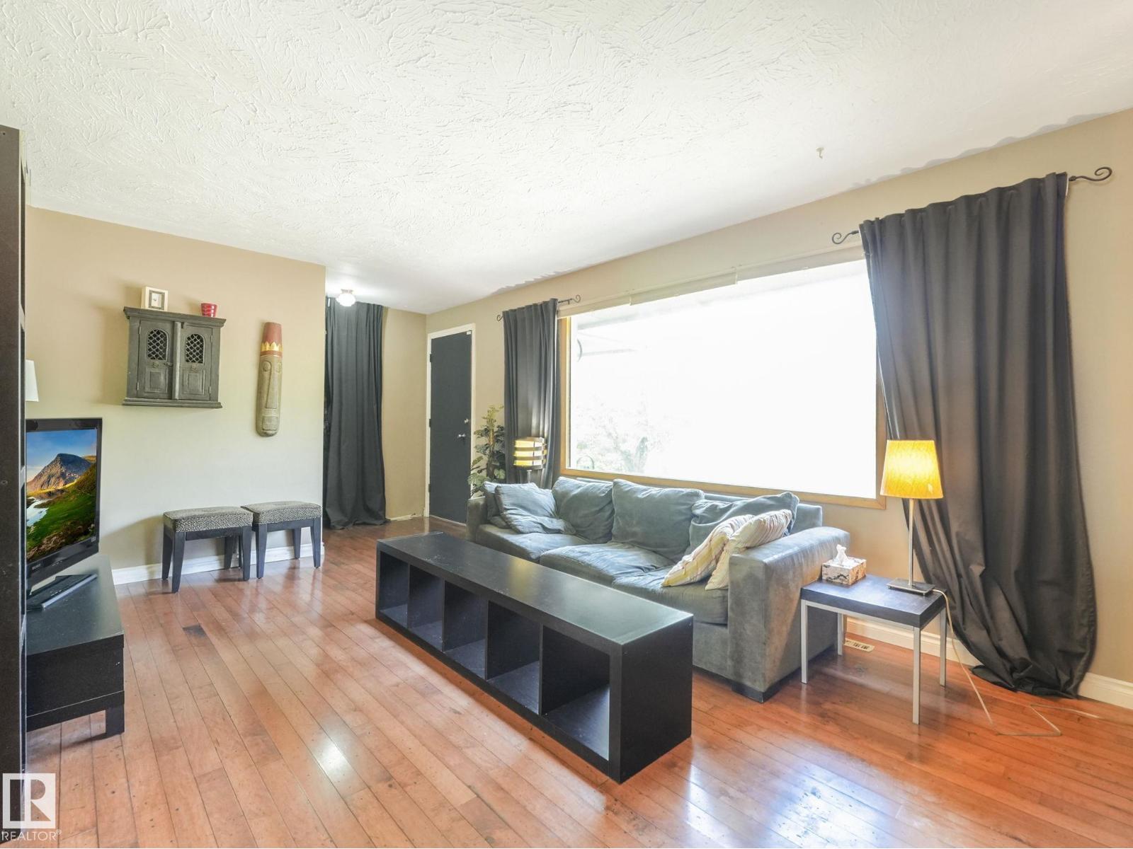 8905 156 ST NW, Edmonton