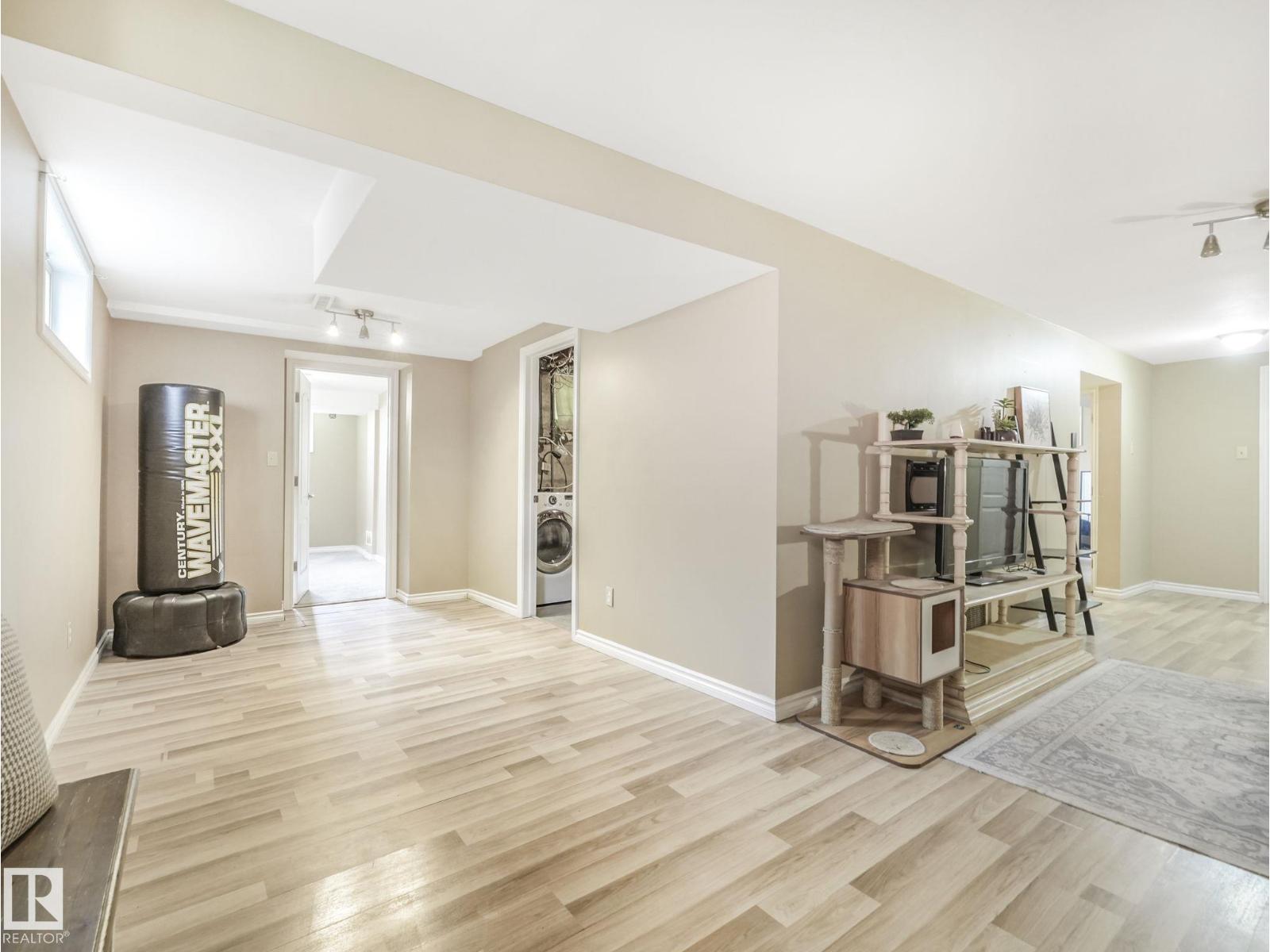 8905 156 ST NW, Edmonton