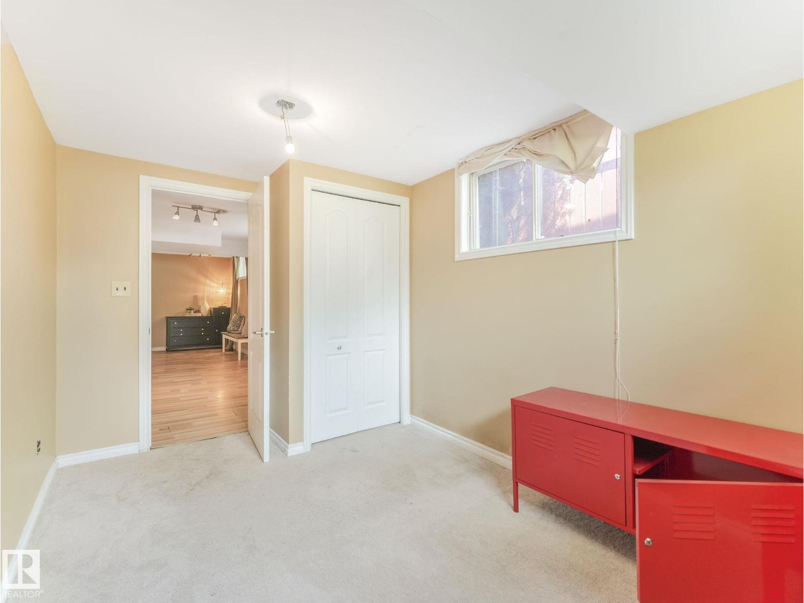 8905 156 ST NW, Edmonton