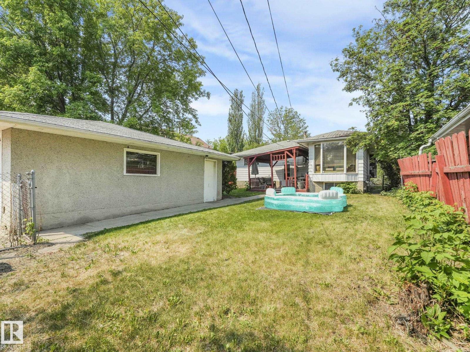 8905 156 ST NW, Edmonton