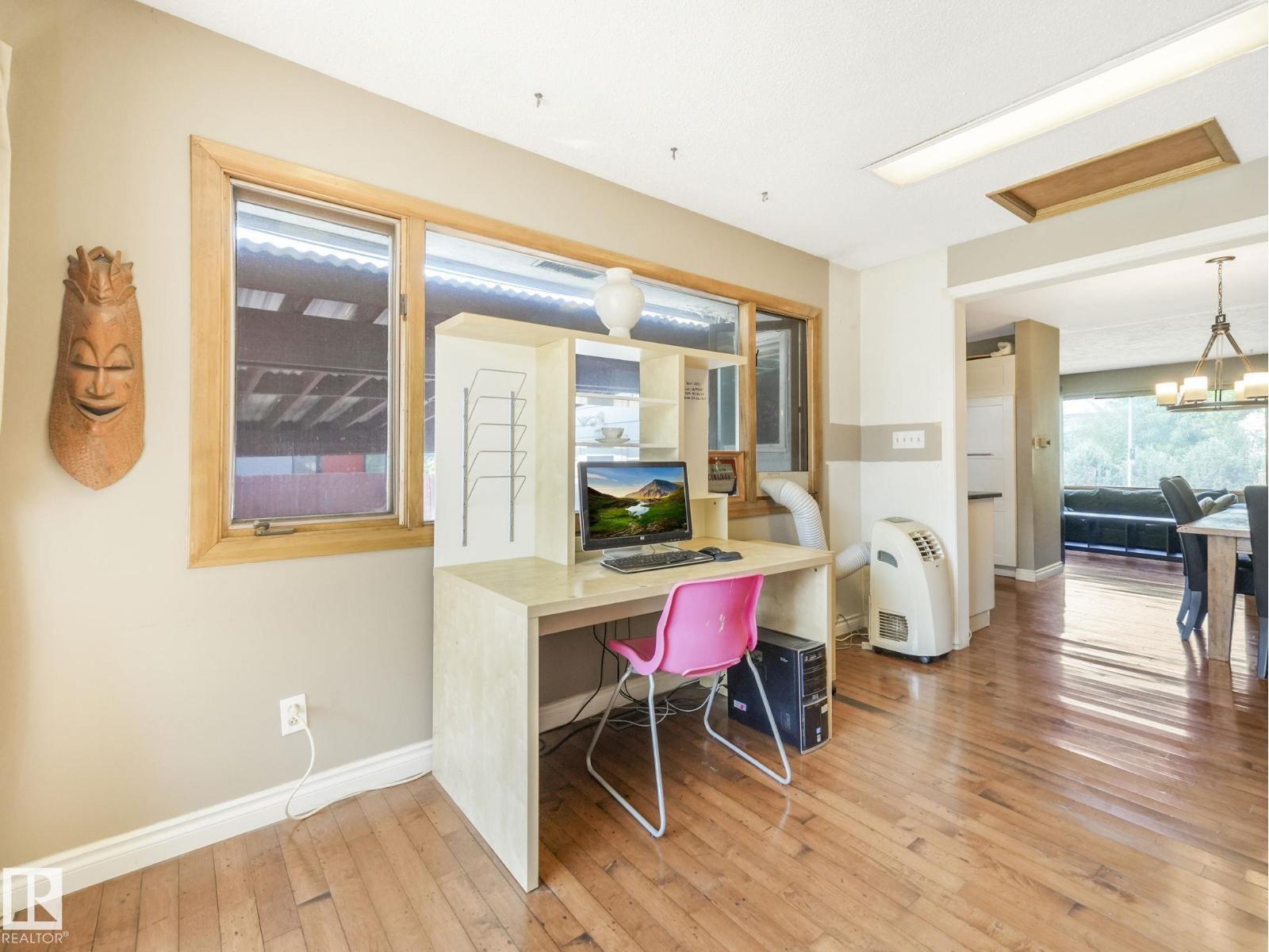 8905 156 ST NW, Edmonton