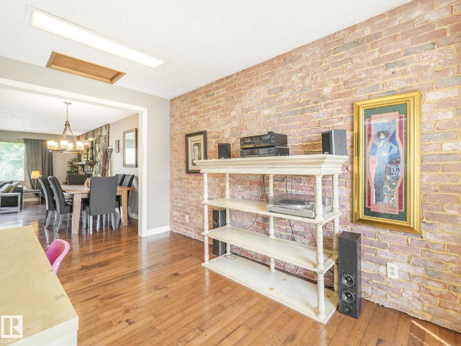 8905 156 ST NW, Edmonton