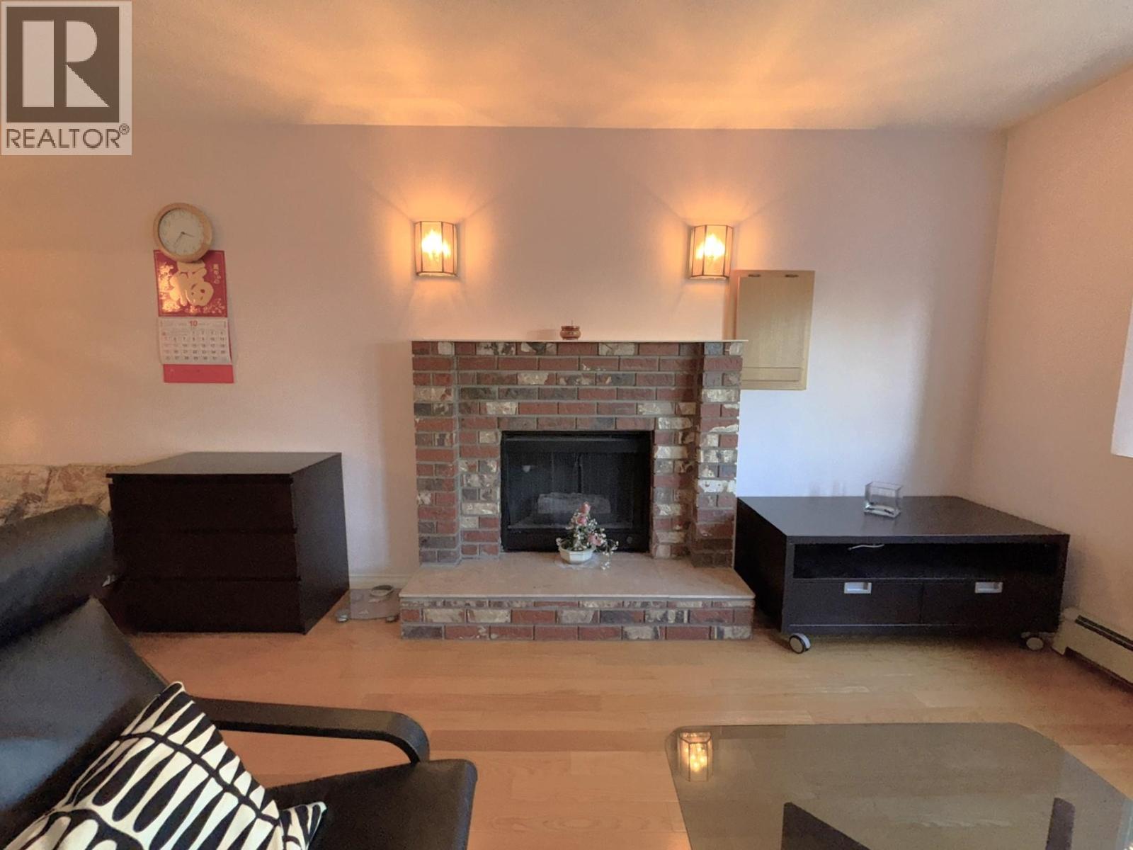 963 E 11TH AVENUE - Photo 4 of 21, Vancouver, British Columbia